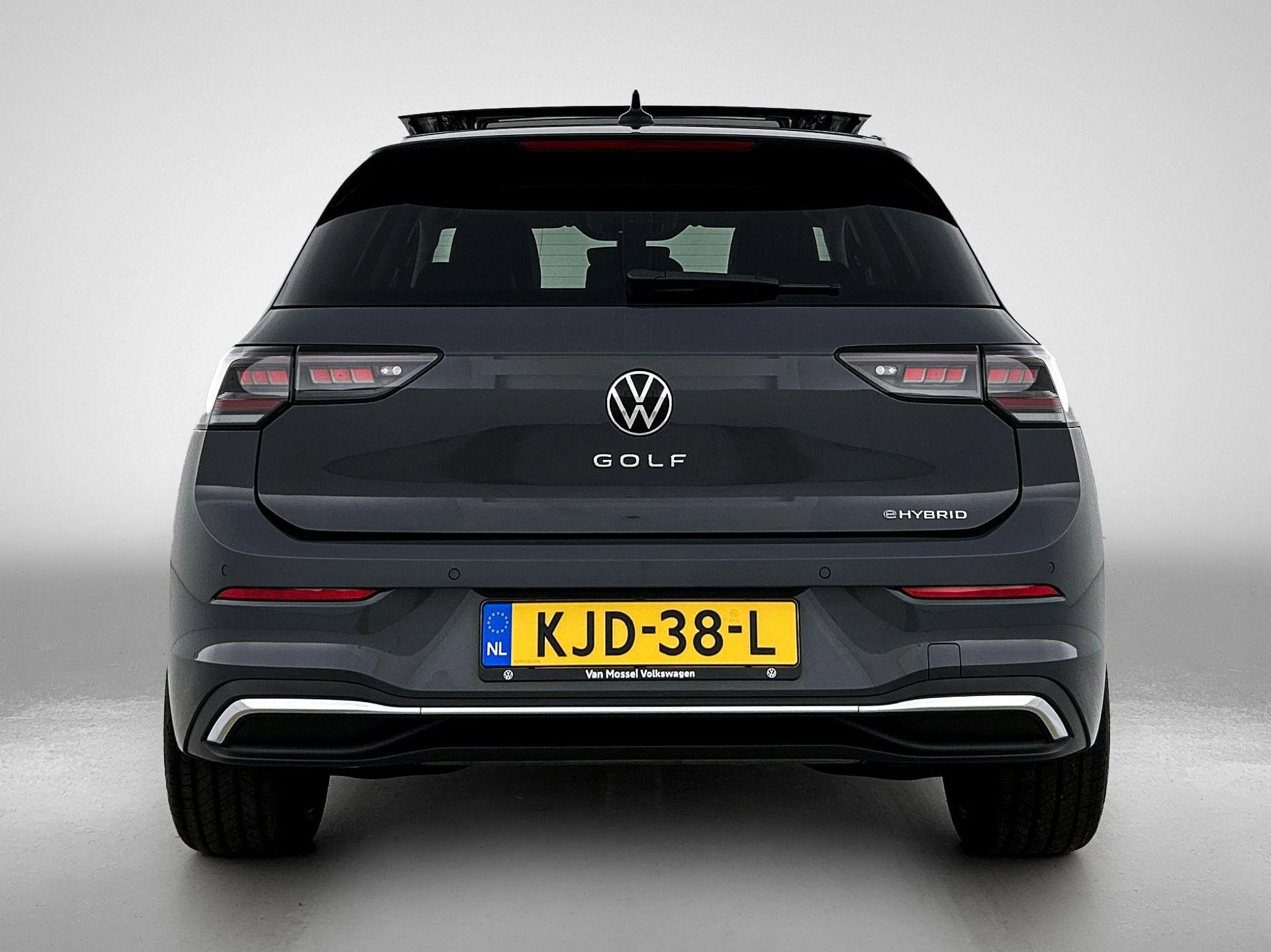 Volkswagen Golf met kenteken 140 – autofoto 5