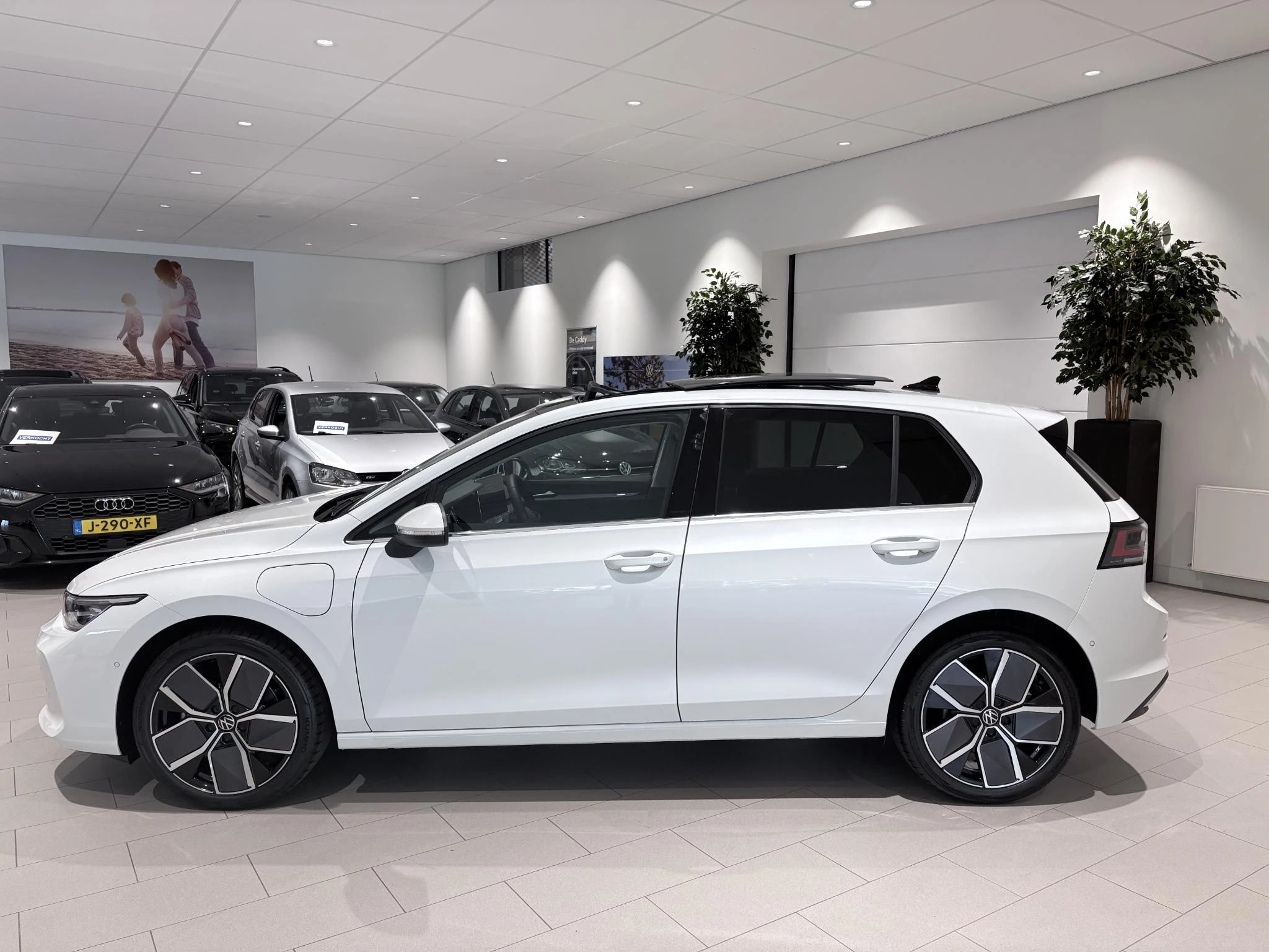 Volkswagen Golf met kenteken 140 – autofoto 5