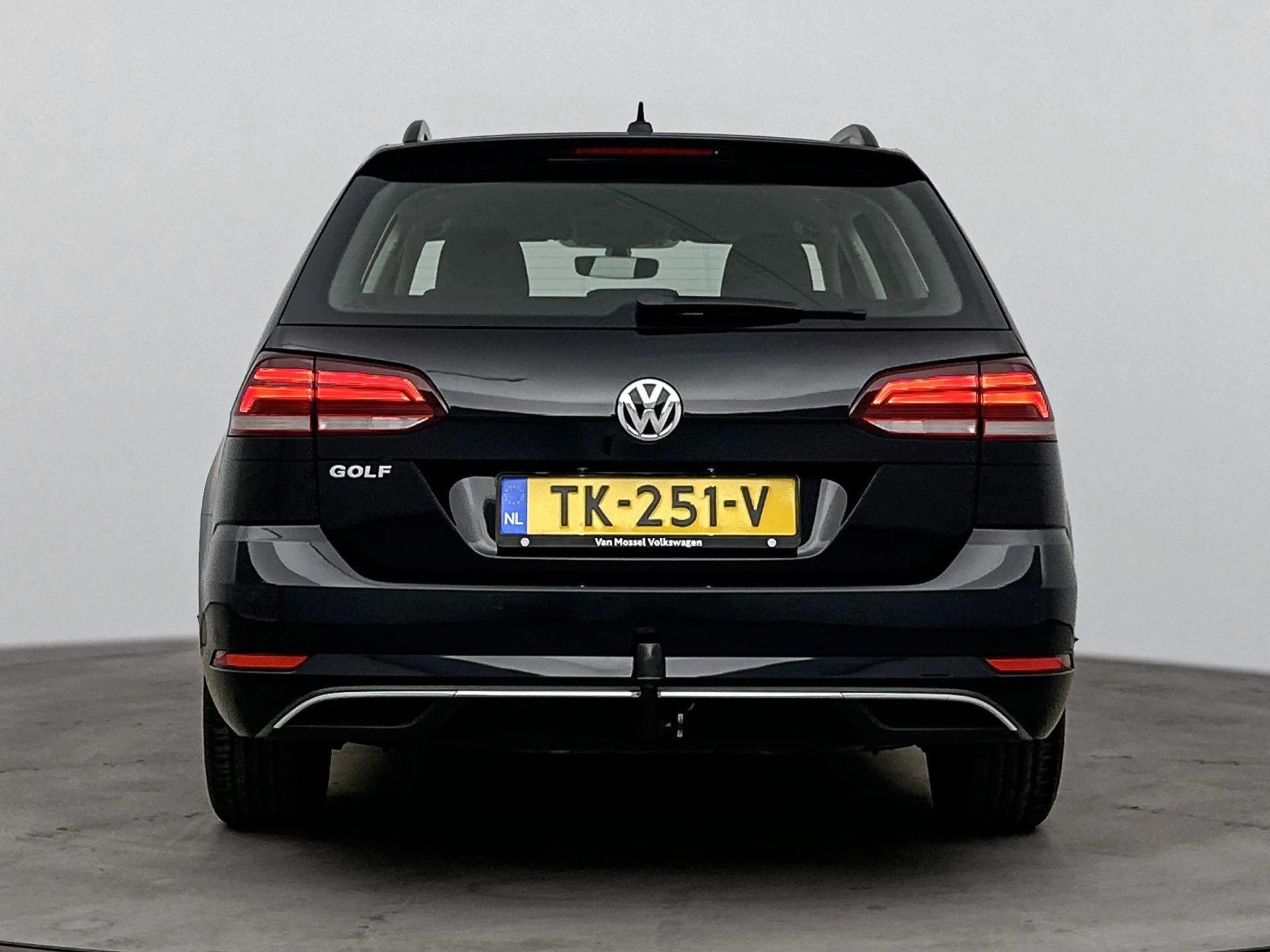 Volkswagen Golf met kenteken 48100 – autofoto 5