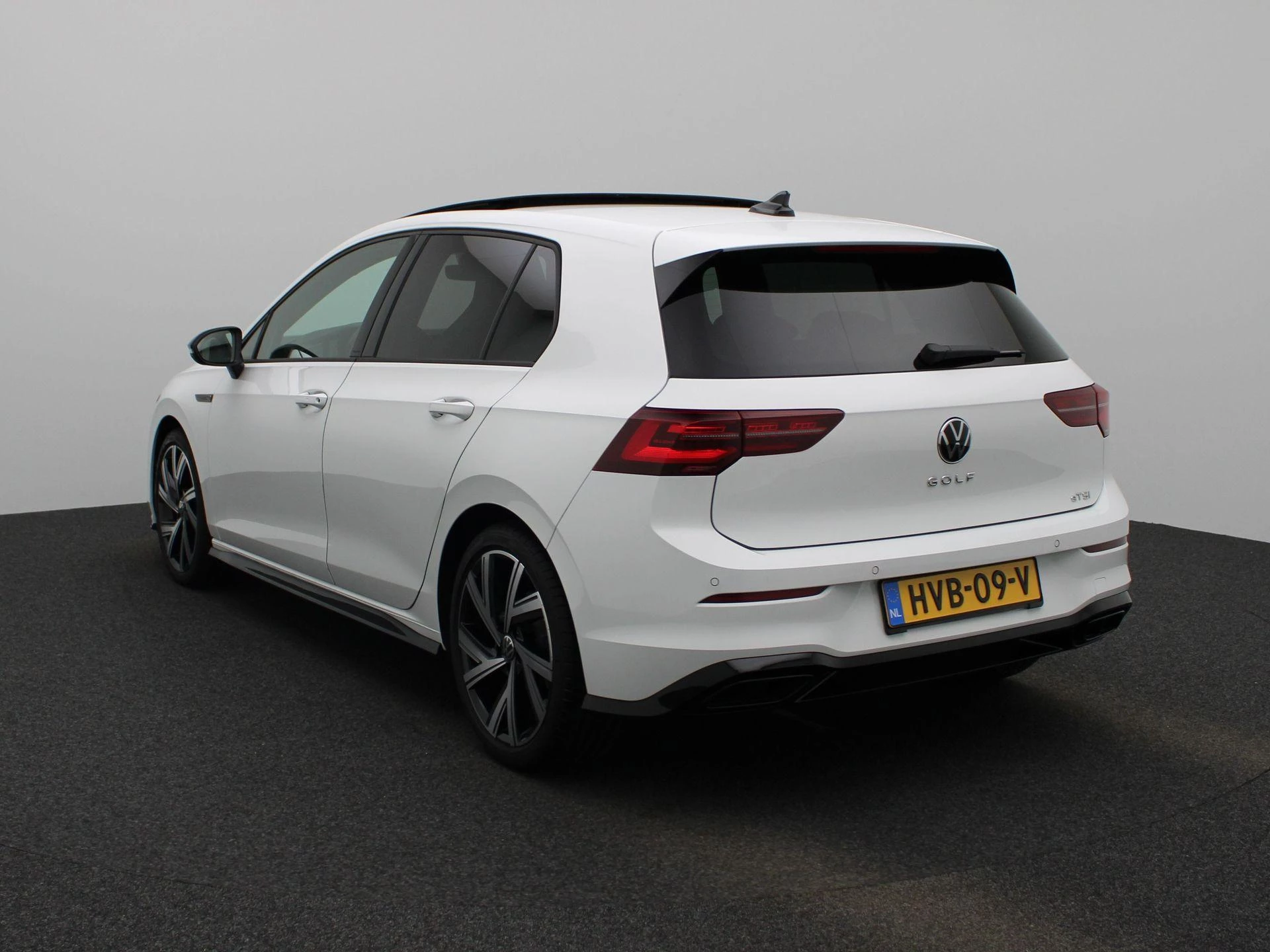 Volkswagen Golf met kenteken HVB-09-V – autofoto 3
