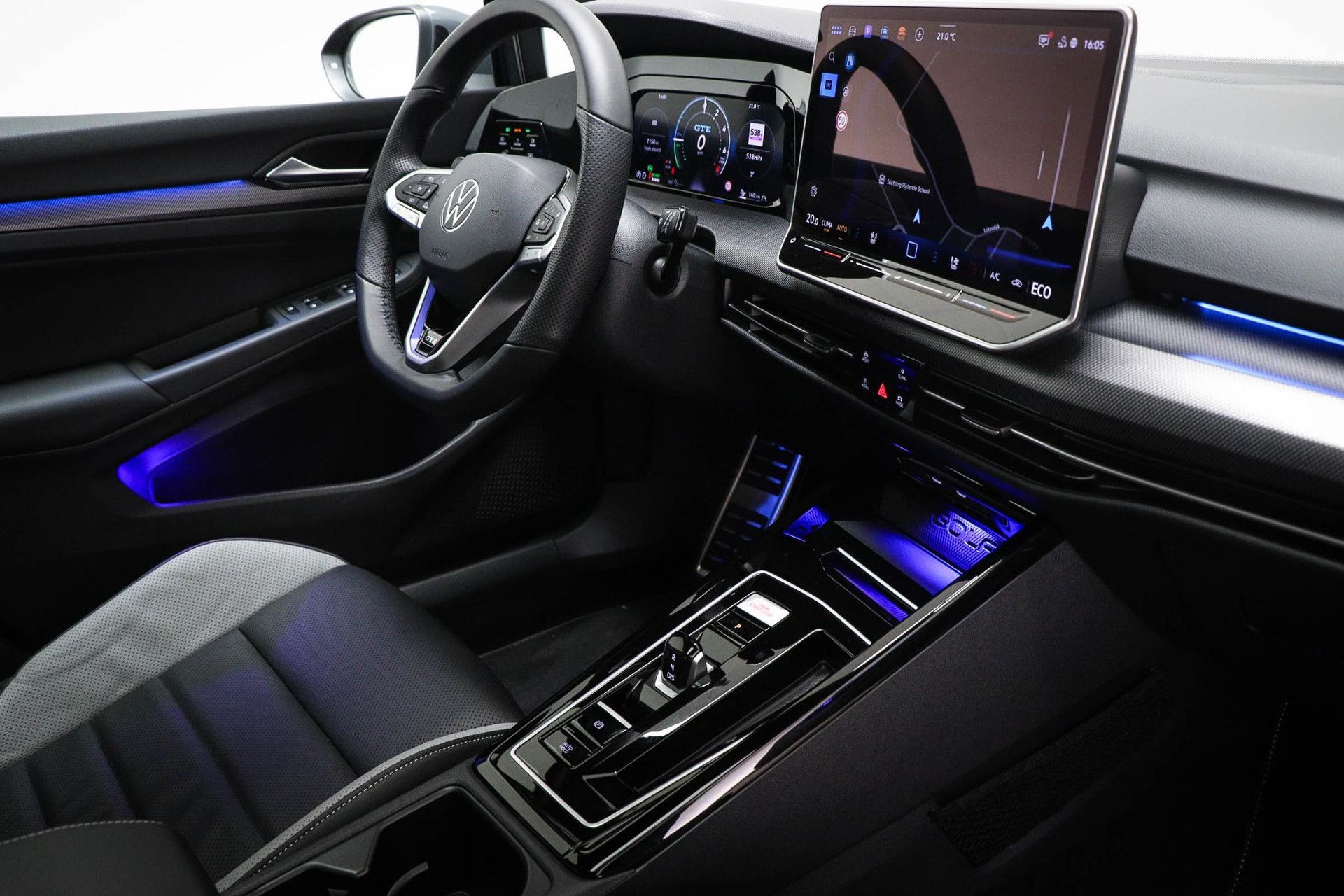 Volkswagen Golf met kenteken KVP-61-R – autofoto 3