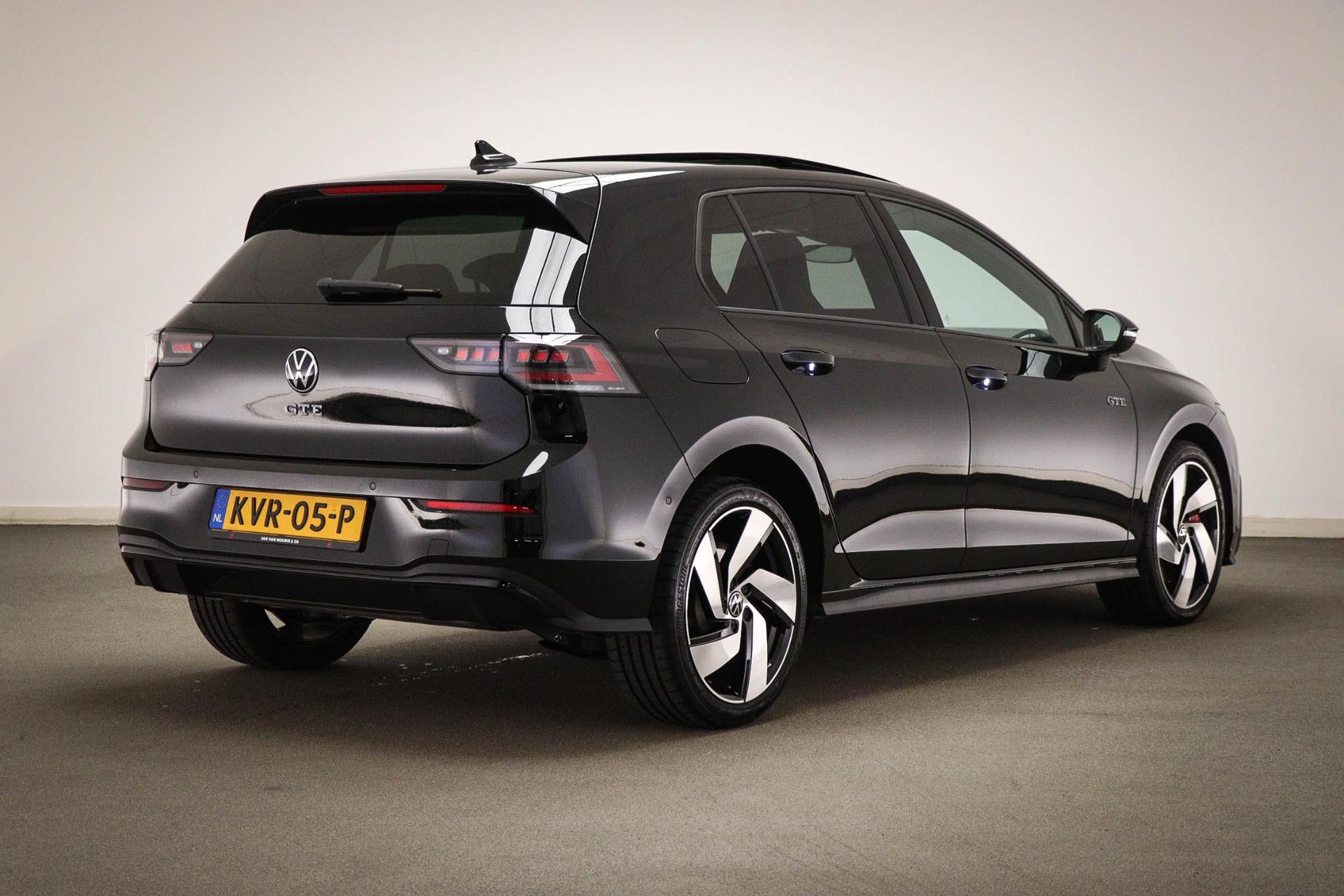 Volkswagen Golf met kenteken KVR-05-P – autofoto 2