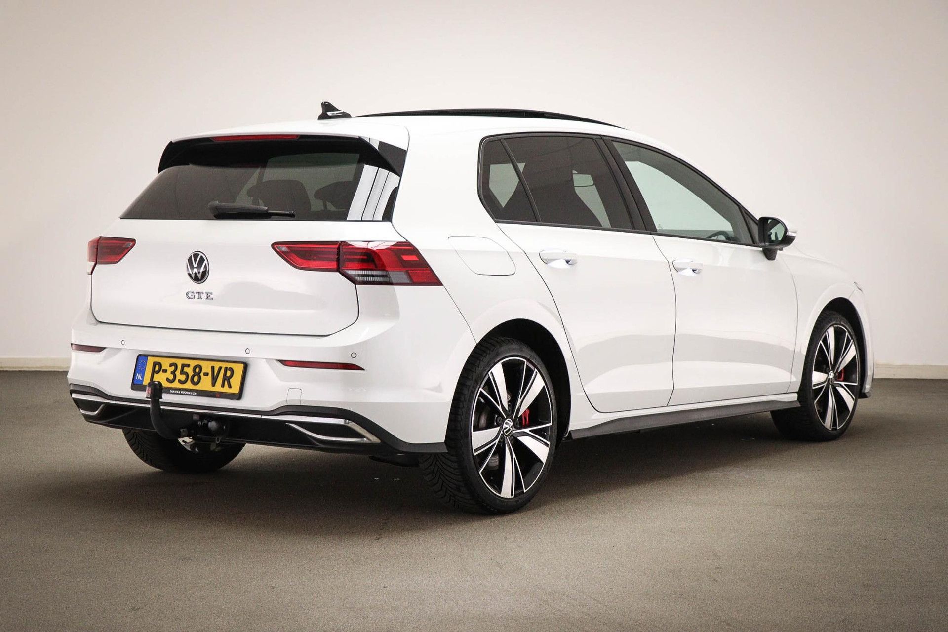 Volkswagen Golf met kenteken P-358-VR – autofoto 2