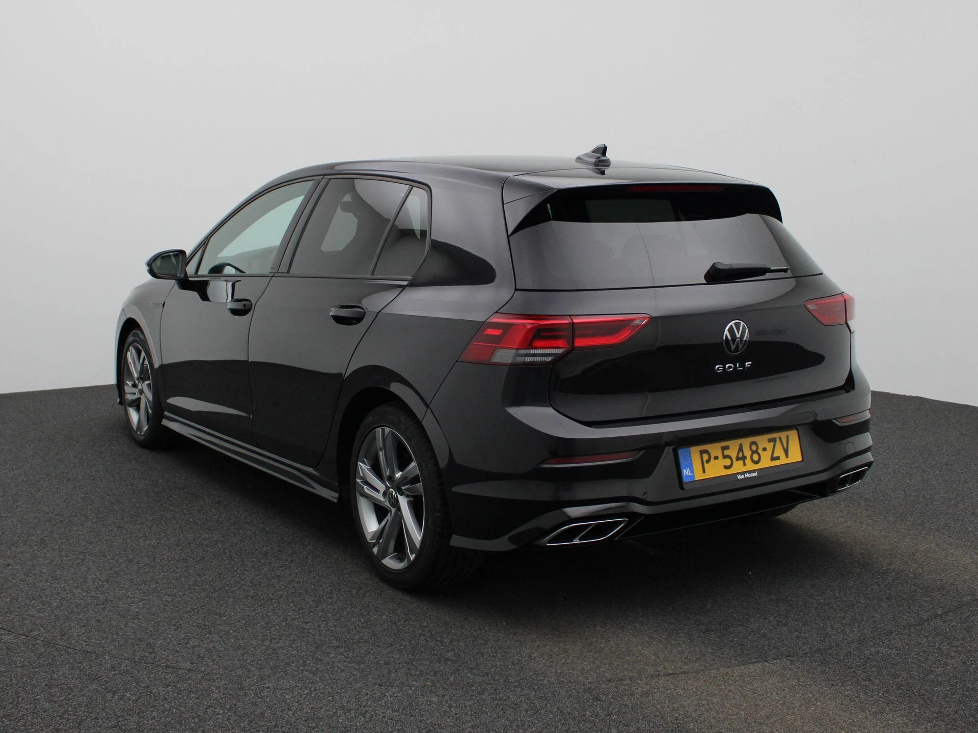 Volkswagen Golf met kenteken P-548-ZV – autofoto 3