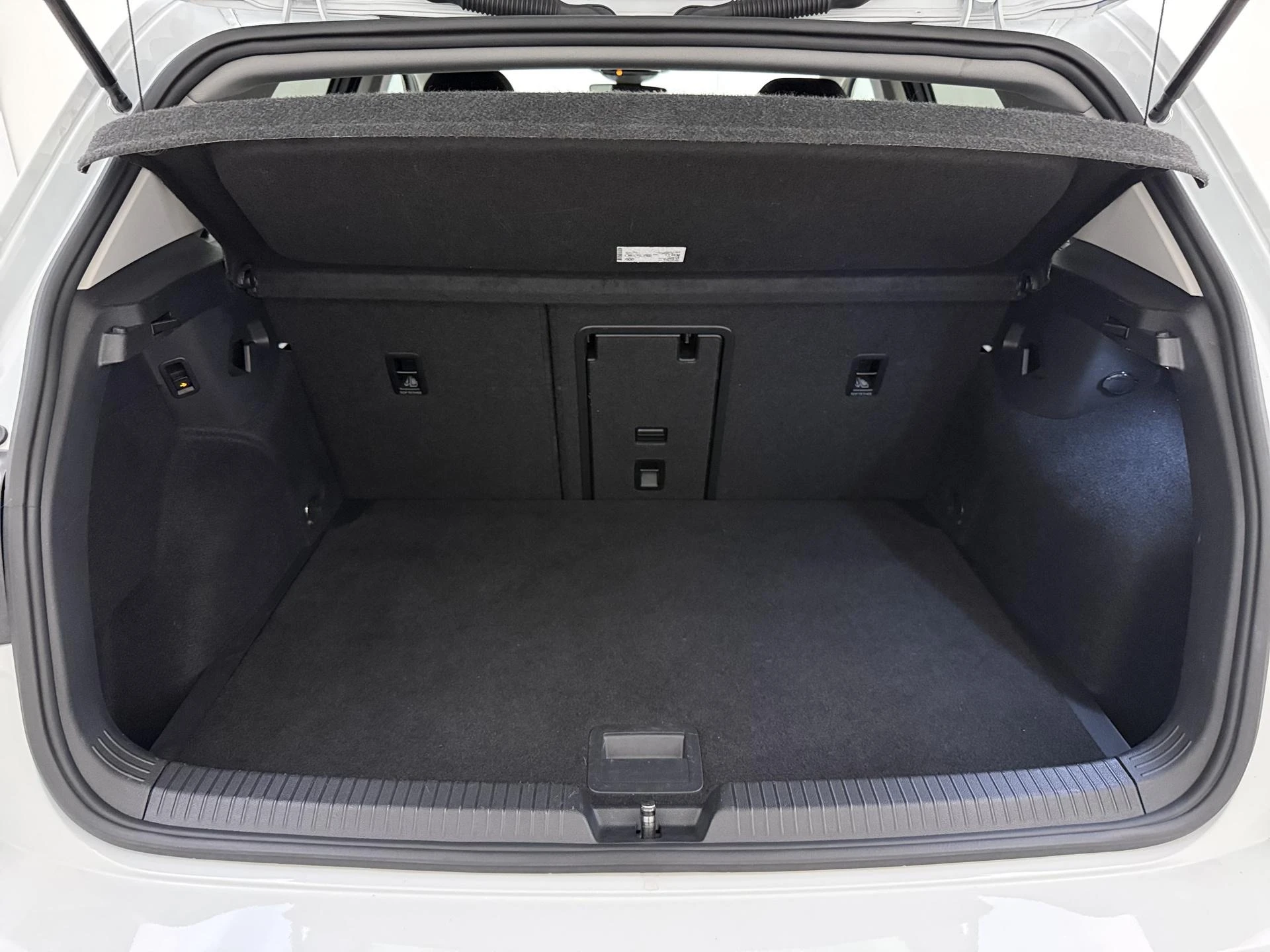 Volkswagen Golf met kenteken P-806-GH – autofoto 5