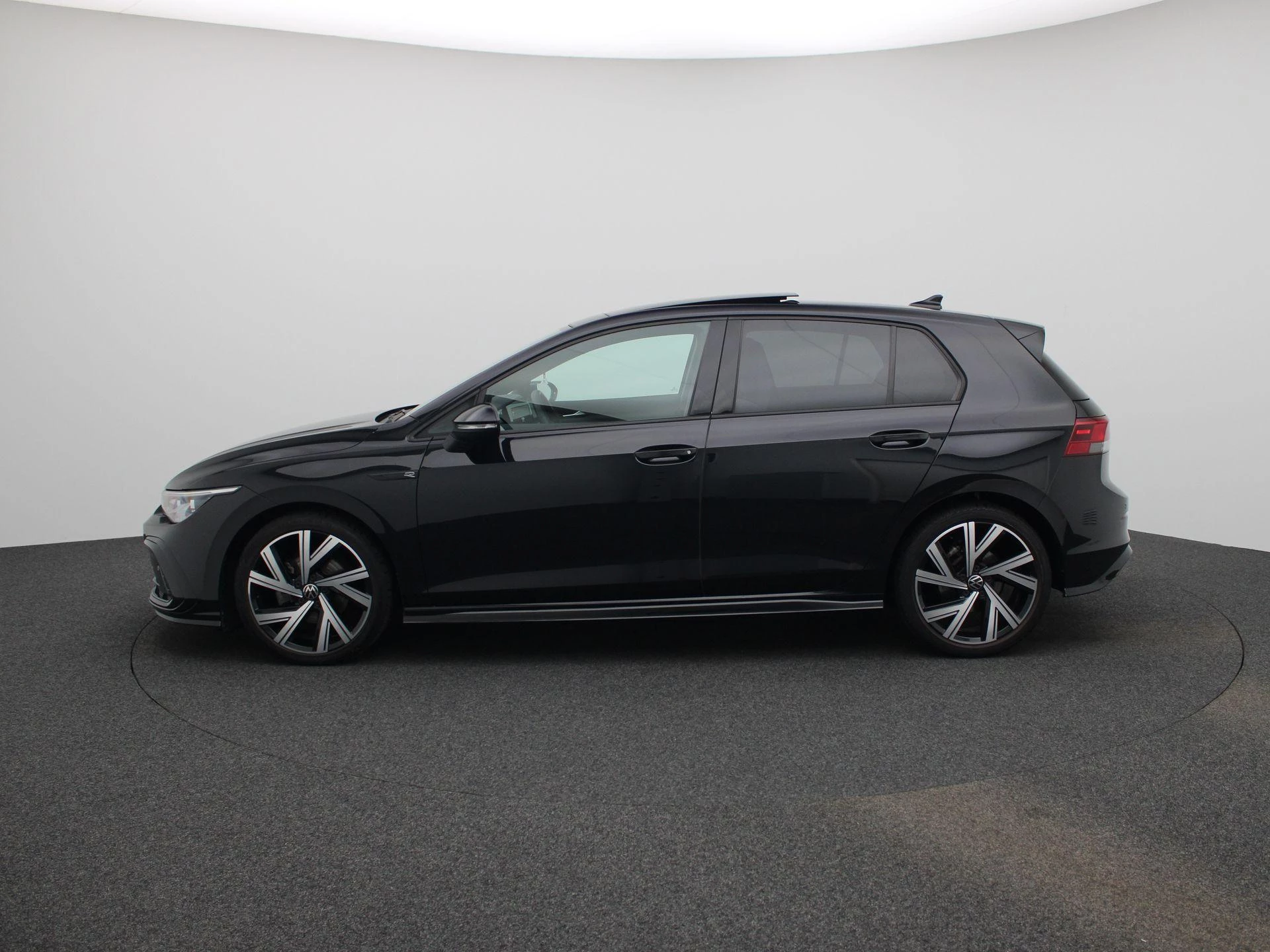 Volkswagen Golf met kenteken R-048-NP – autofoto 5