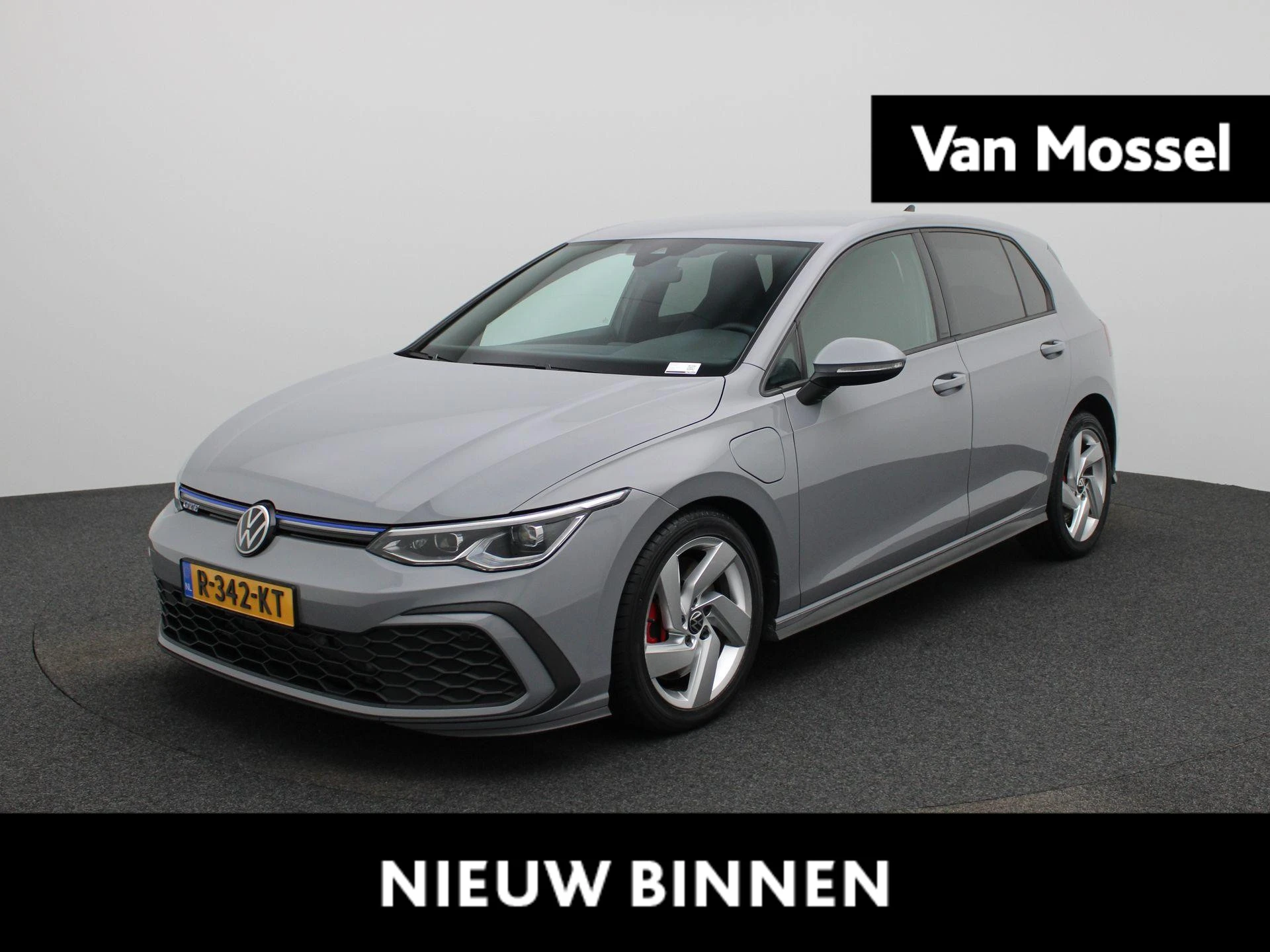 Volkswagen Golf met kenteken R-342-KT – autofoto 2