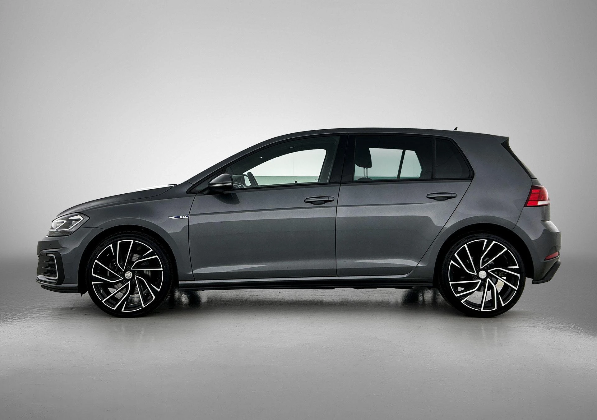 Volkswagen Golf met kenteken T-024-HK – autofoto 4