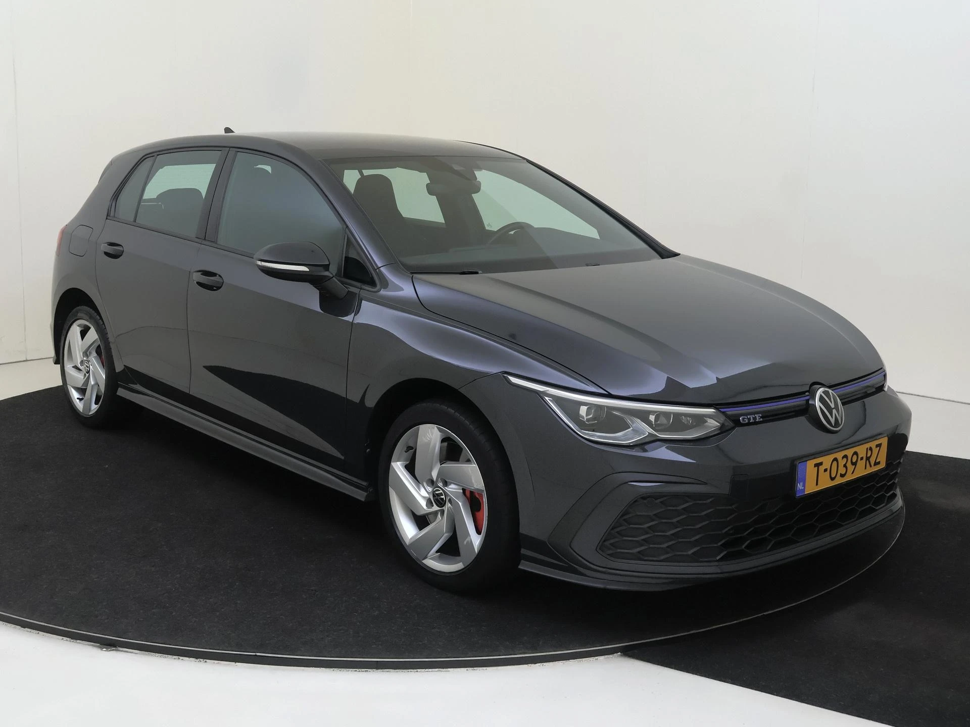 Volkswagen Golf met kenteken T-039-RZ – autofoto 3
