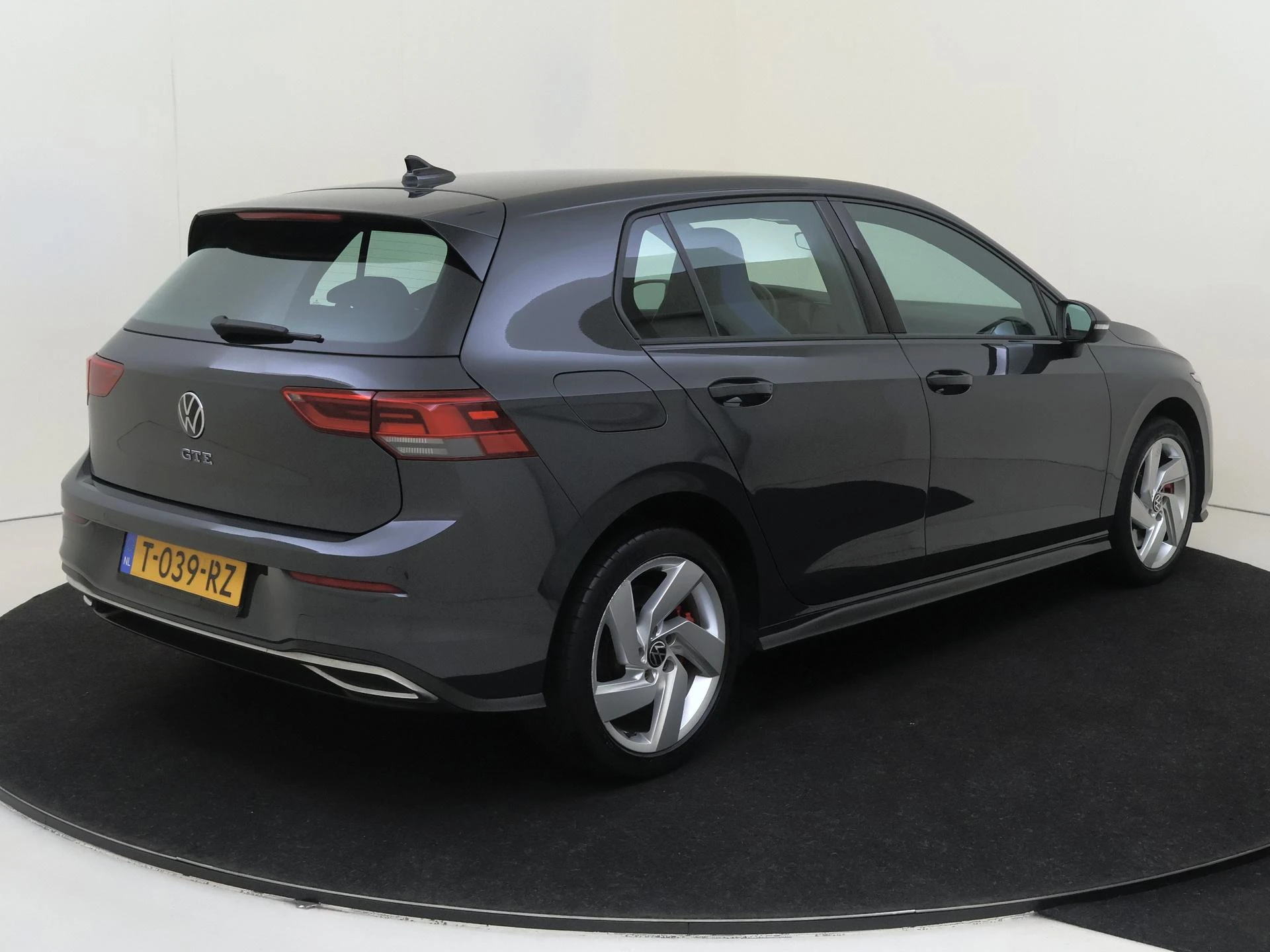 Volkswagen Golf met kenteken T-039-RZ – autofoto 5