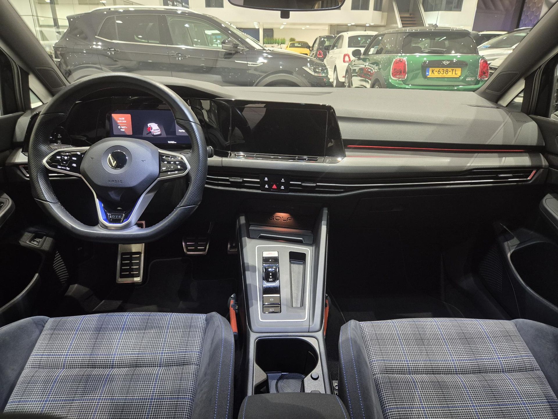 Volkswagen Golf met kenteken X-265-LV – autofoto 3