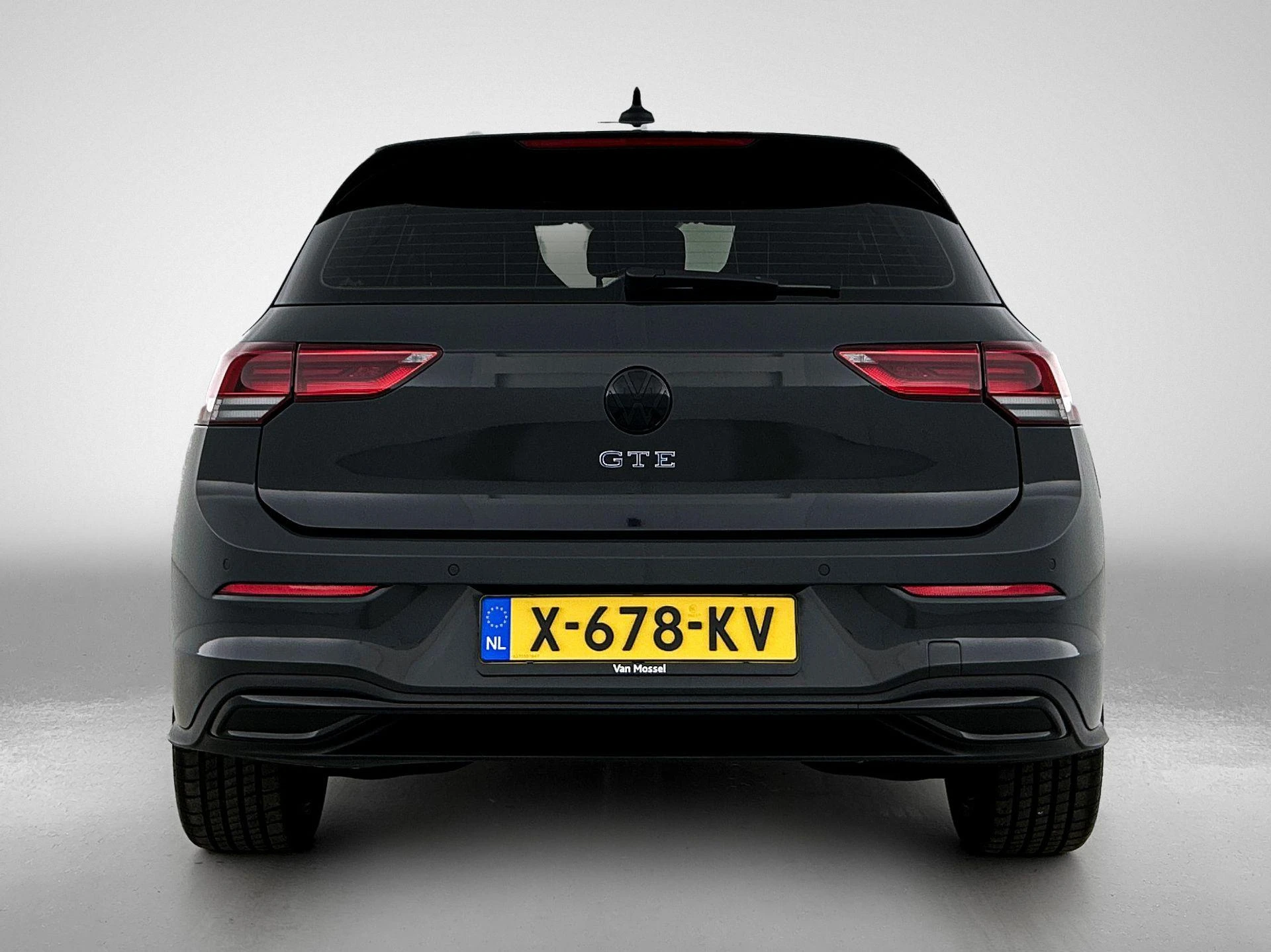 Volkswagen Golf met kenteken X-678-KV – autofoto 4