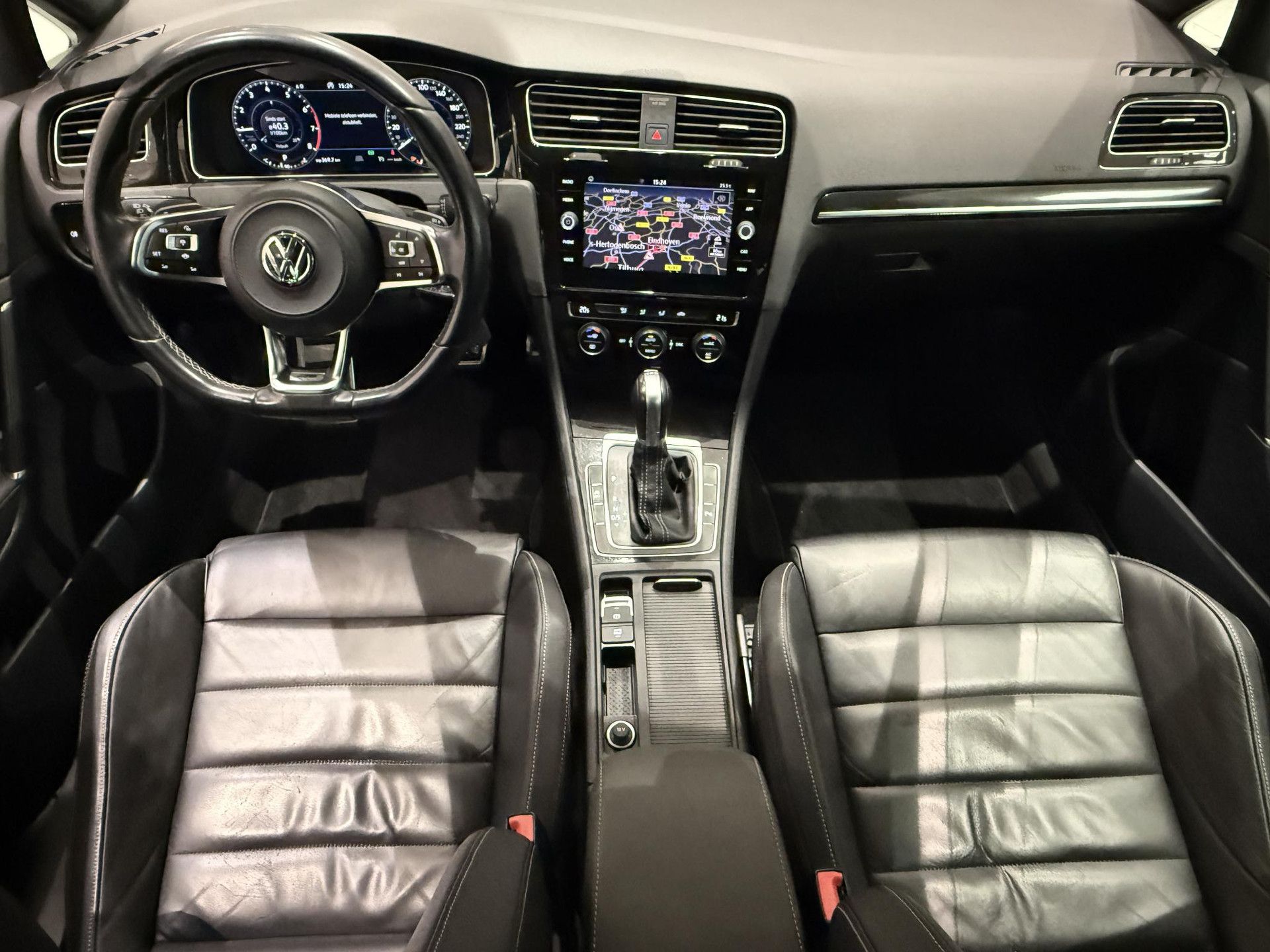 Volkswagen Golf met kenteken ZR-822-X – autofoto 3