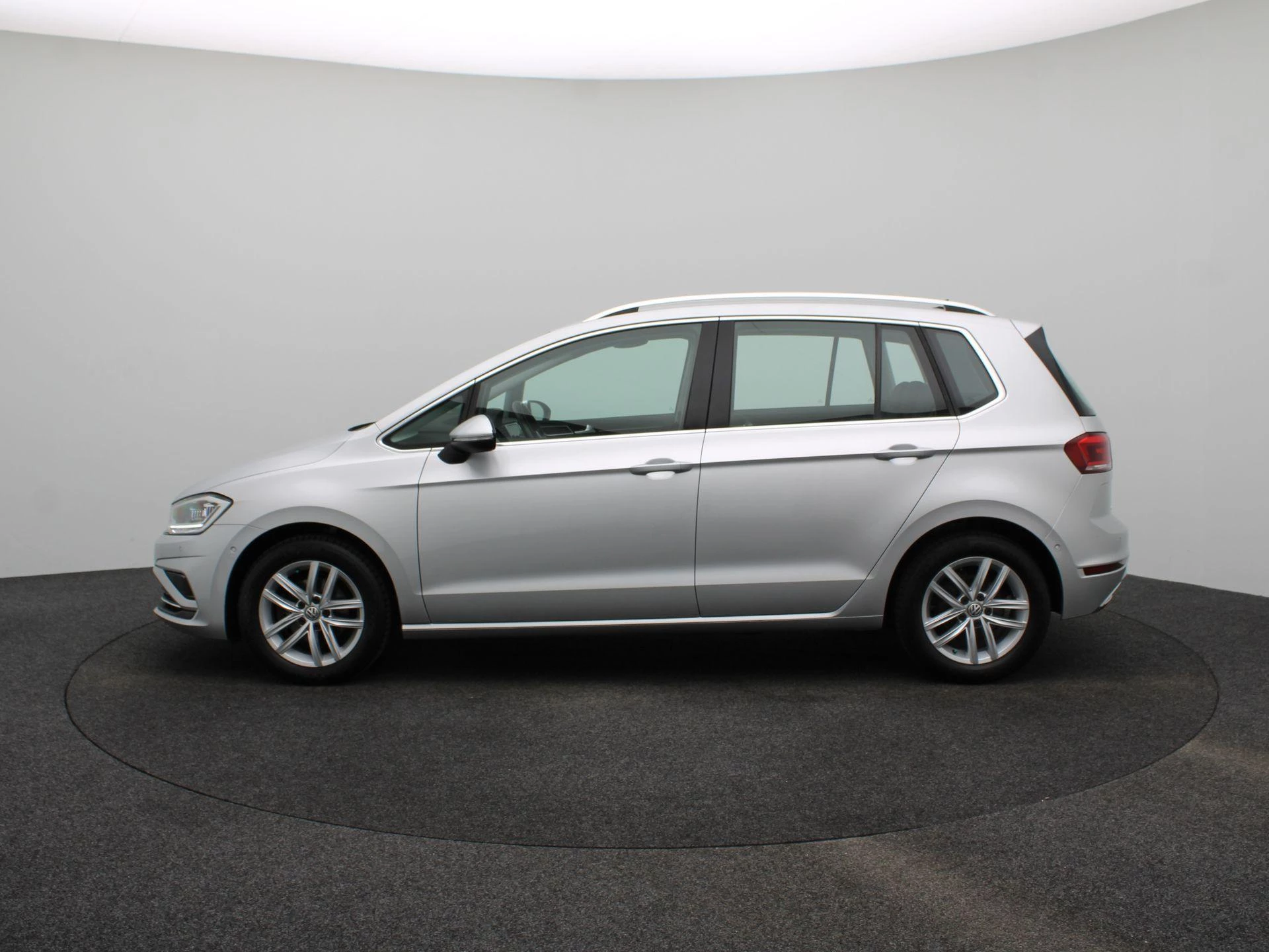 Volkswagen GolfSportsvan met kenteken 51100 – autofoto 5