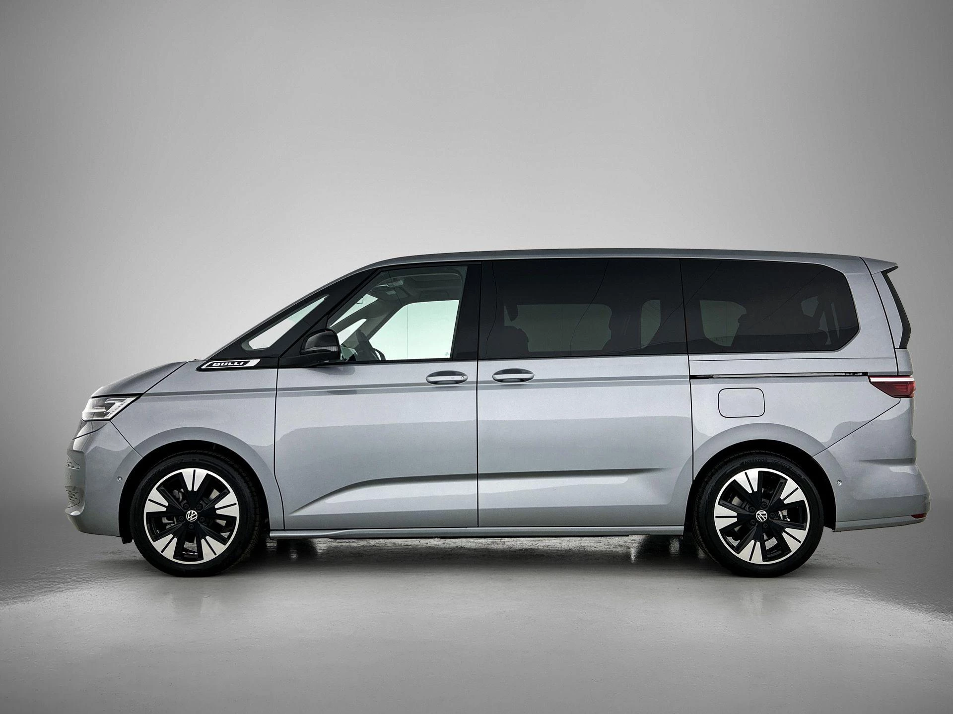 Volkswagen Multivan met kenteken 89 – autofoto 4