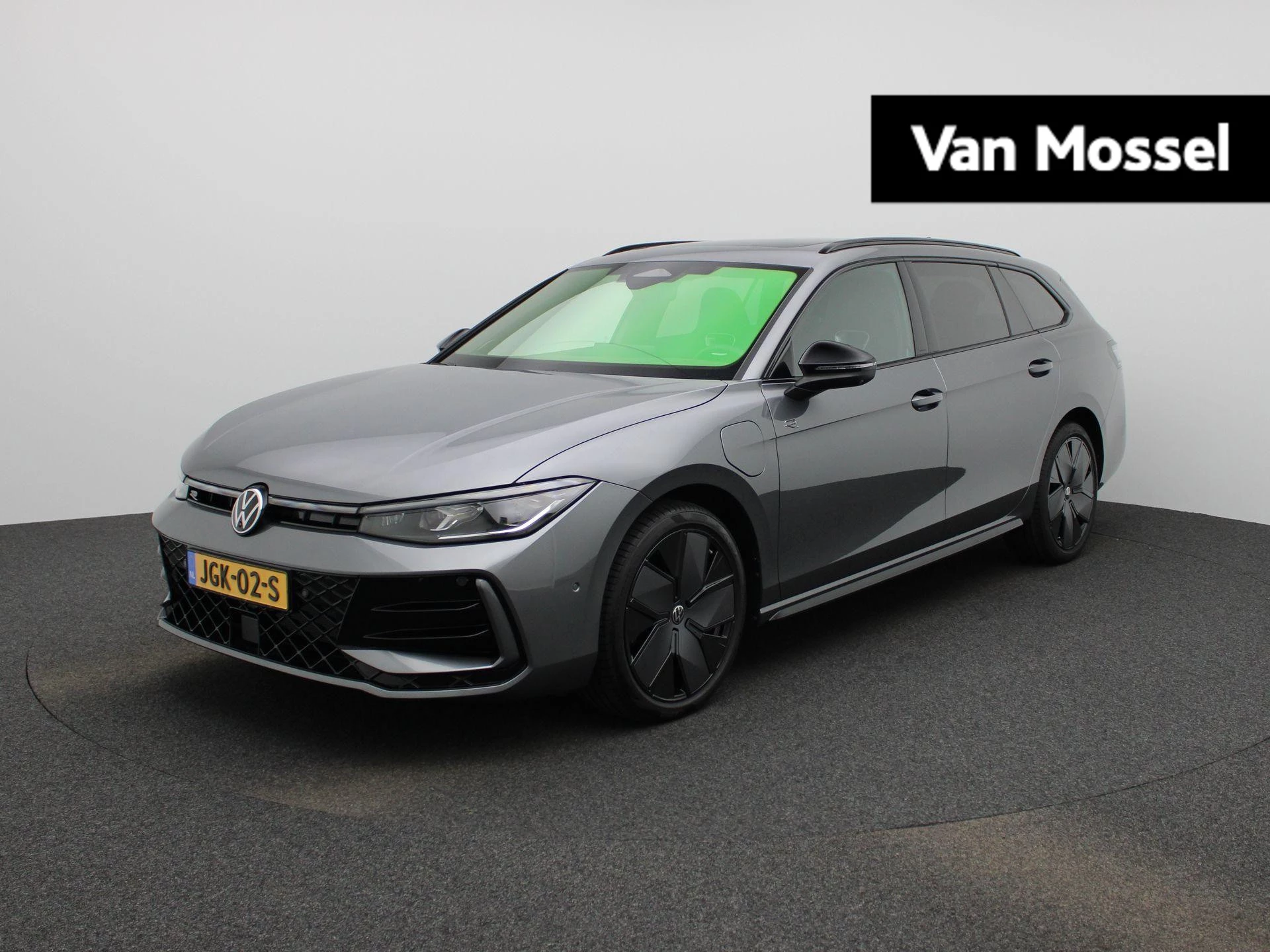 Volkswagen Passat met kenteken 124 – autofoto 2