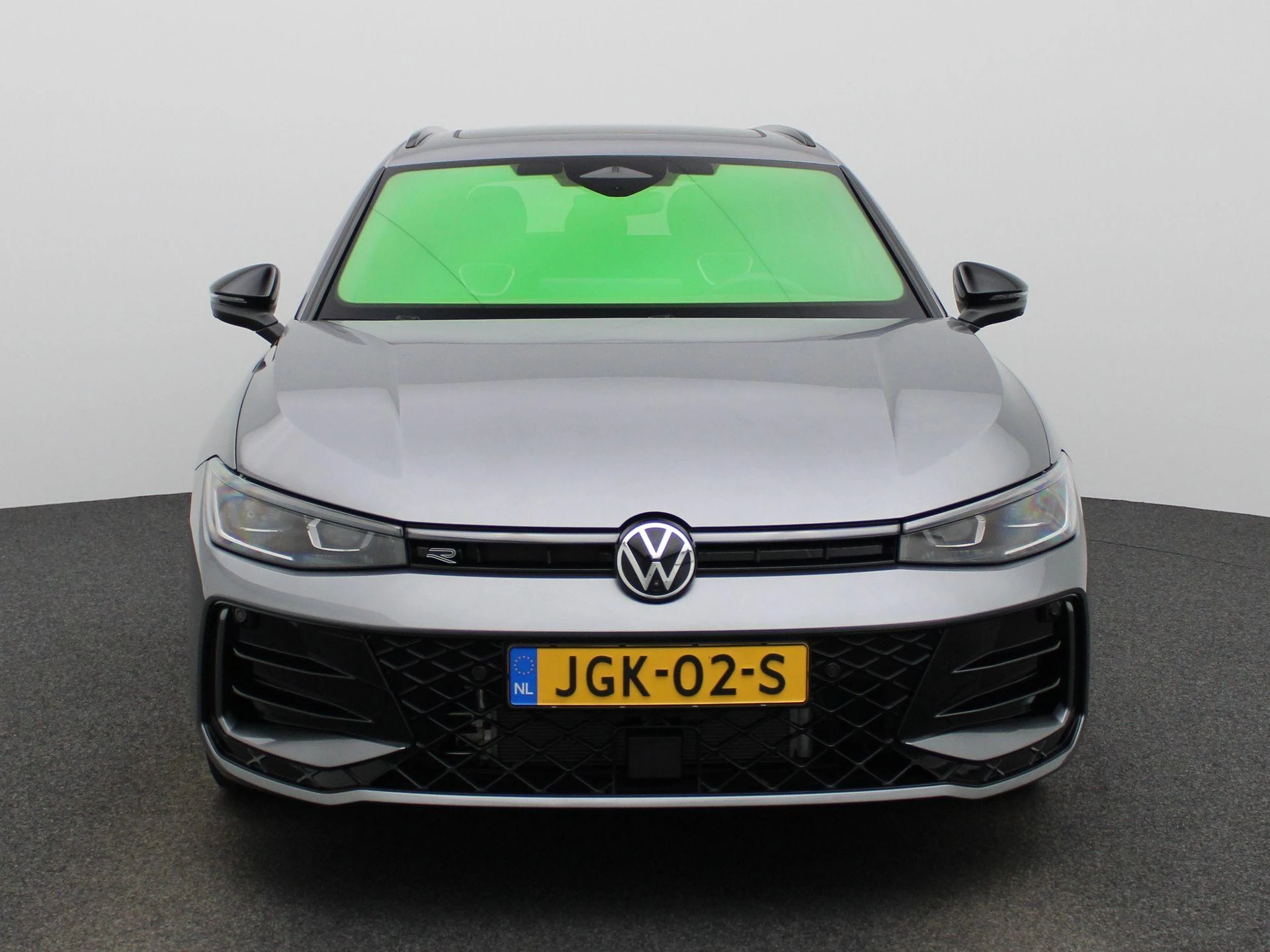 Volkswagen Passat met kenteken 124 – autofoto 4