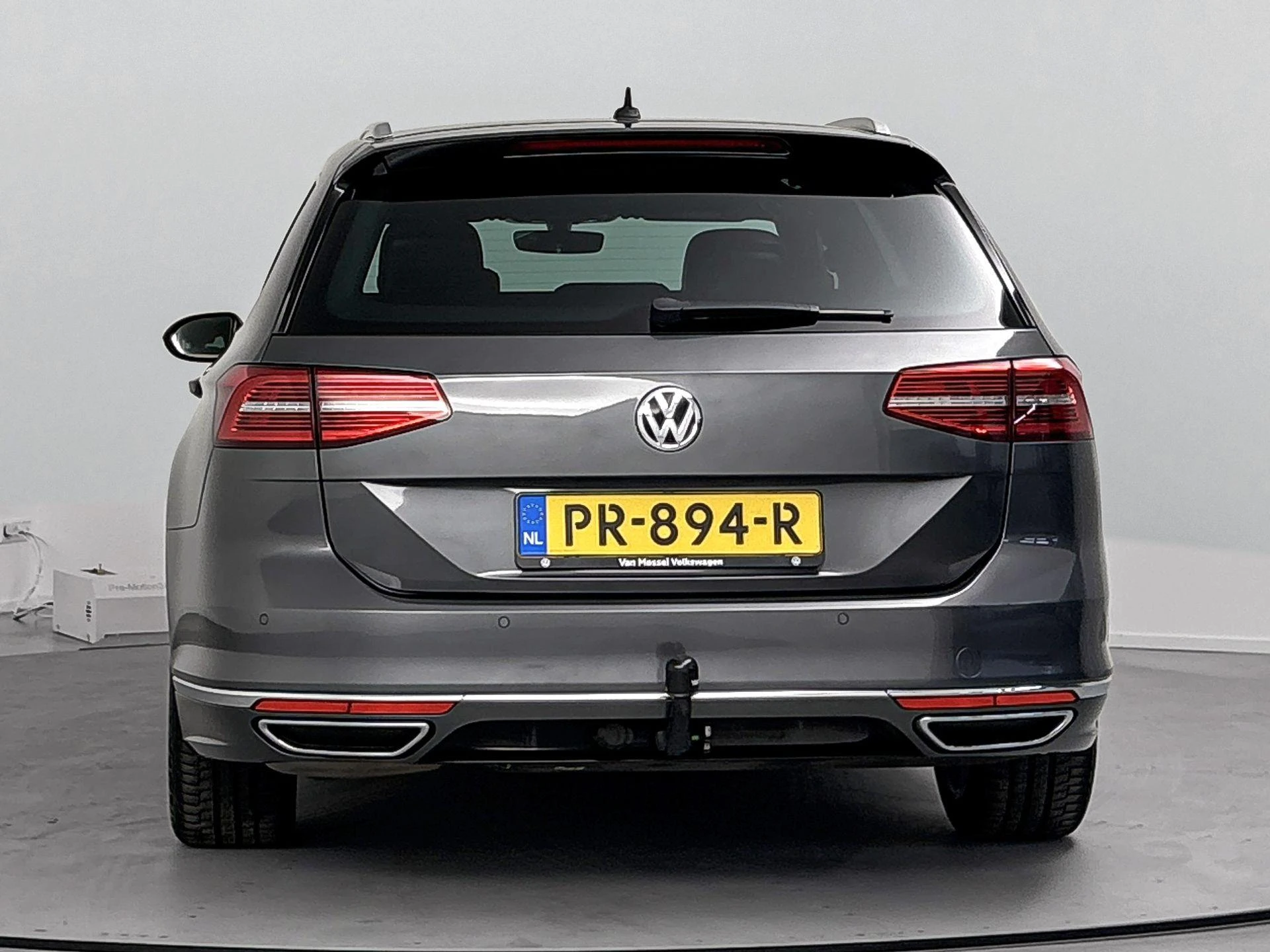 Volkswagen Passat met kenteken 52100 – autofoto 5