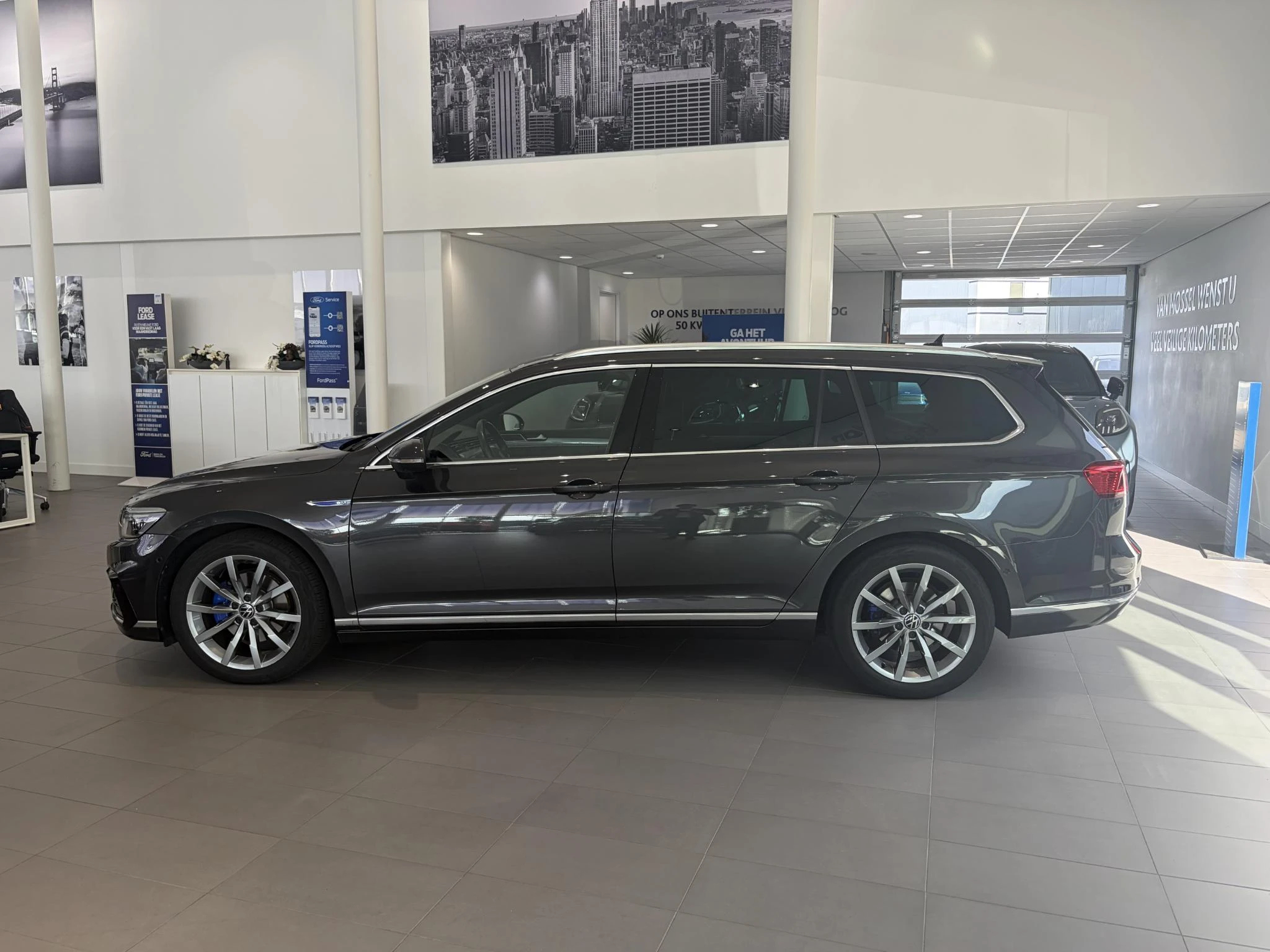 Volkswagen Passat met kenteken 54 – autofoto 4