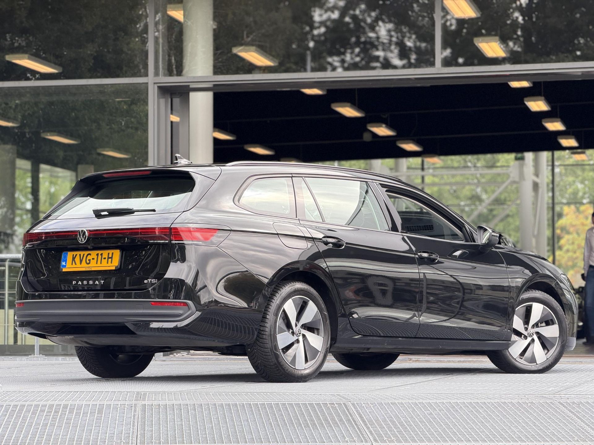 Volkswagen Passat met kenteken KVG-11-H – autofoto 2