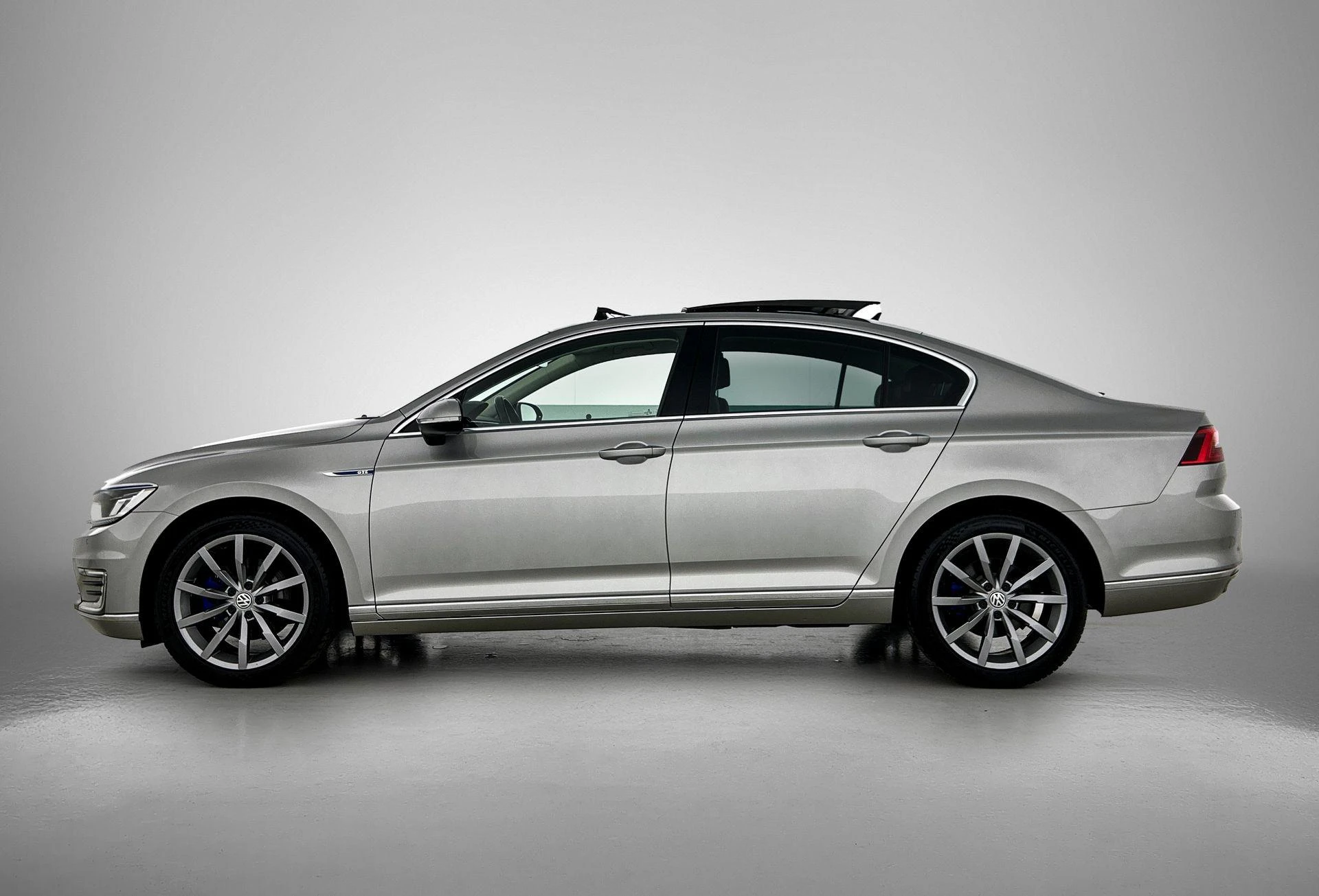 Volkswagen Passat met kenteken ND-423-N – autofoto 4