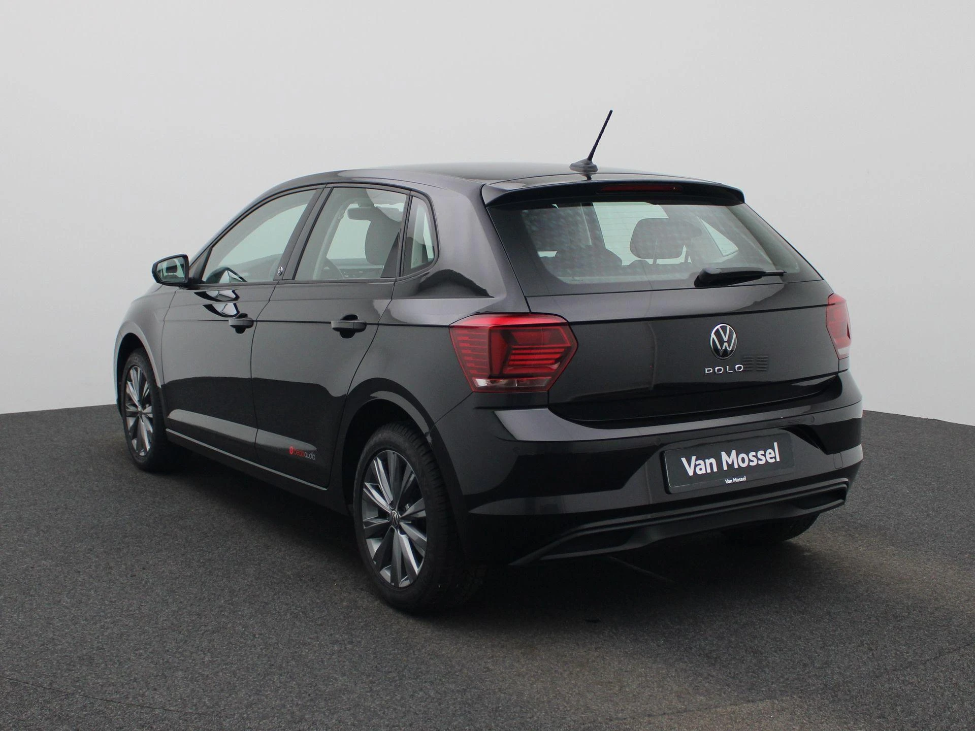 Volkswagen Polo met kenteken 41100 – autofoto 3