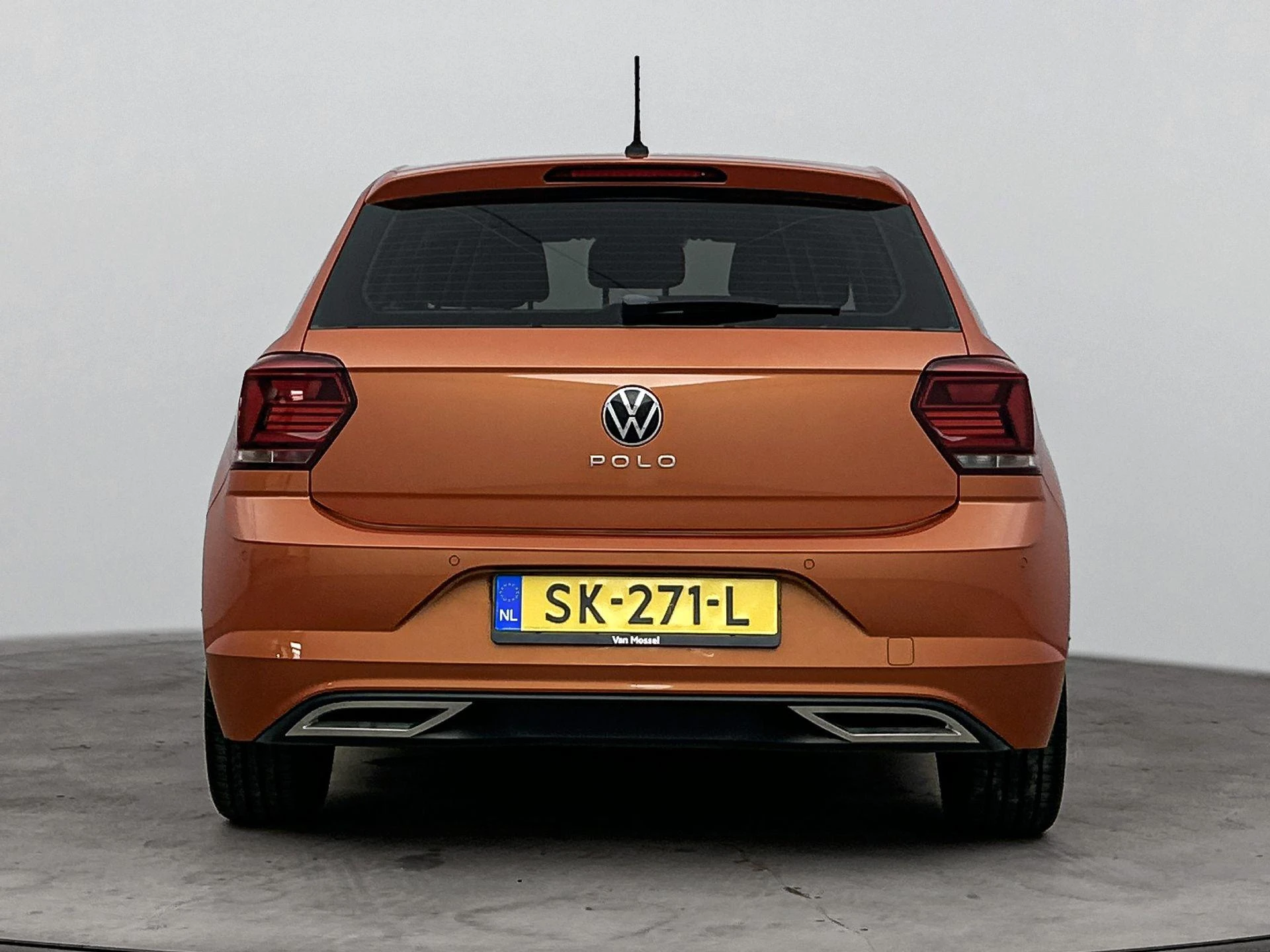Volkswagen Polo met kenteken 44100 – autofoto 5