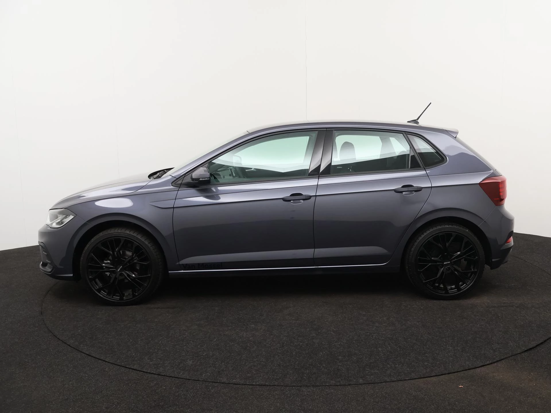 Volkswagen Polo met kenteken 45100 – autofoto 3