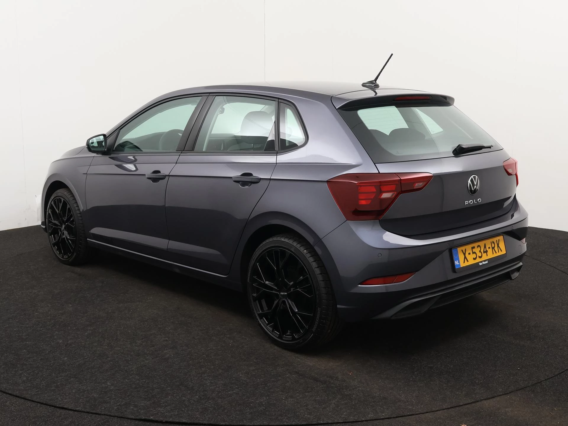 Volkswagen Polo met kenteken 45100 – autofoto 4