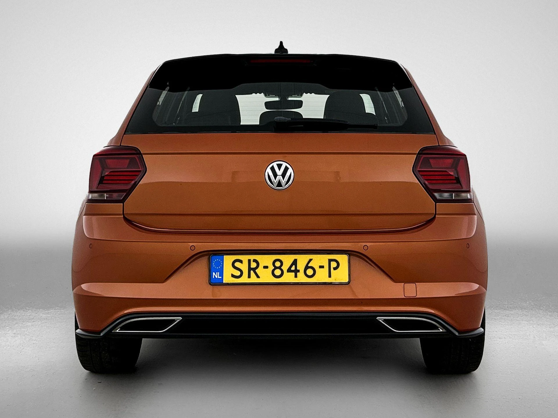 Volkswagen Polo met kenteken 45100 – autofoto 5