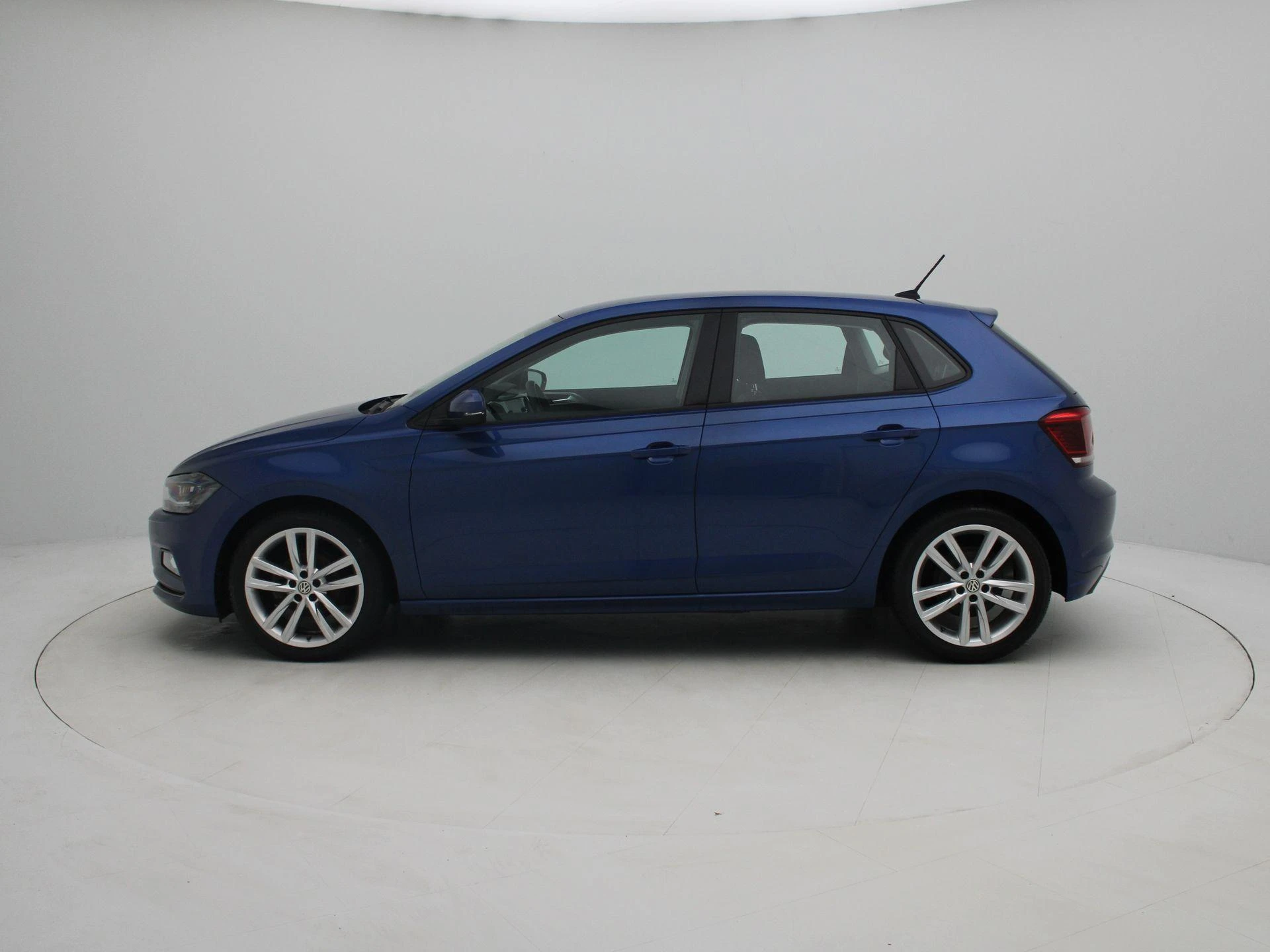 Volkswagen Polo met kenteken 47100 – autofoto 5