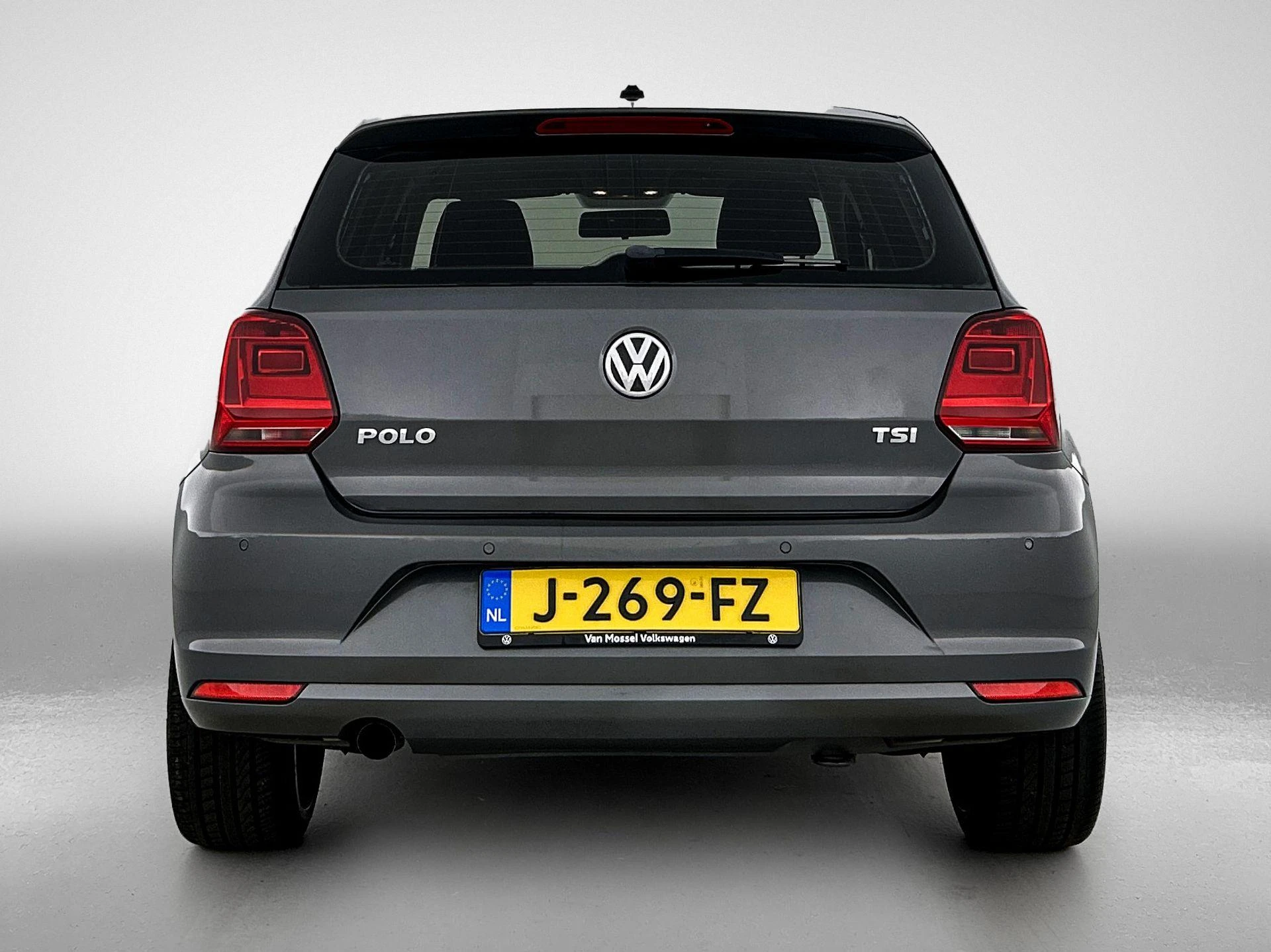 Volkswagen Polo met kenteken 47100 – autofoto 5