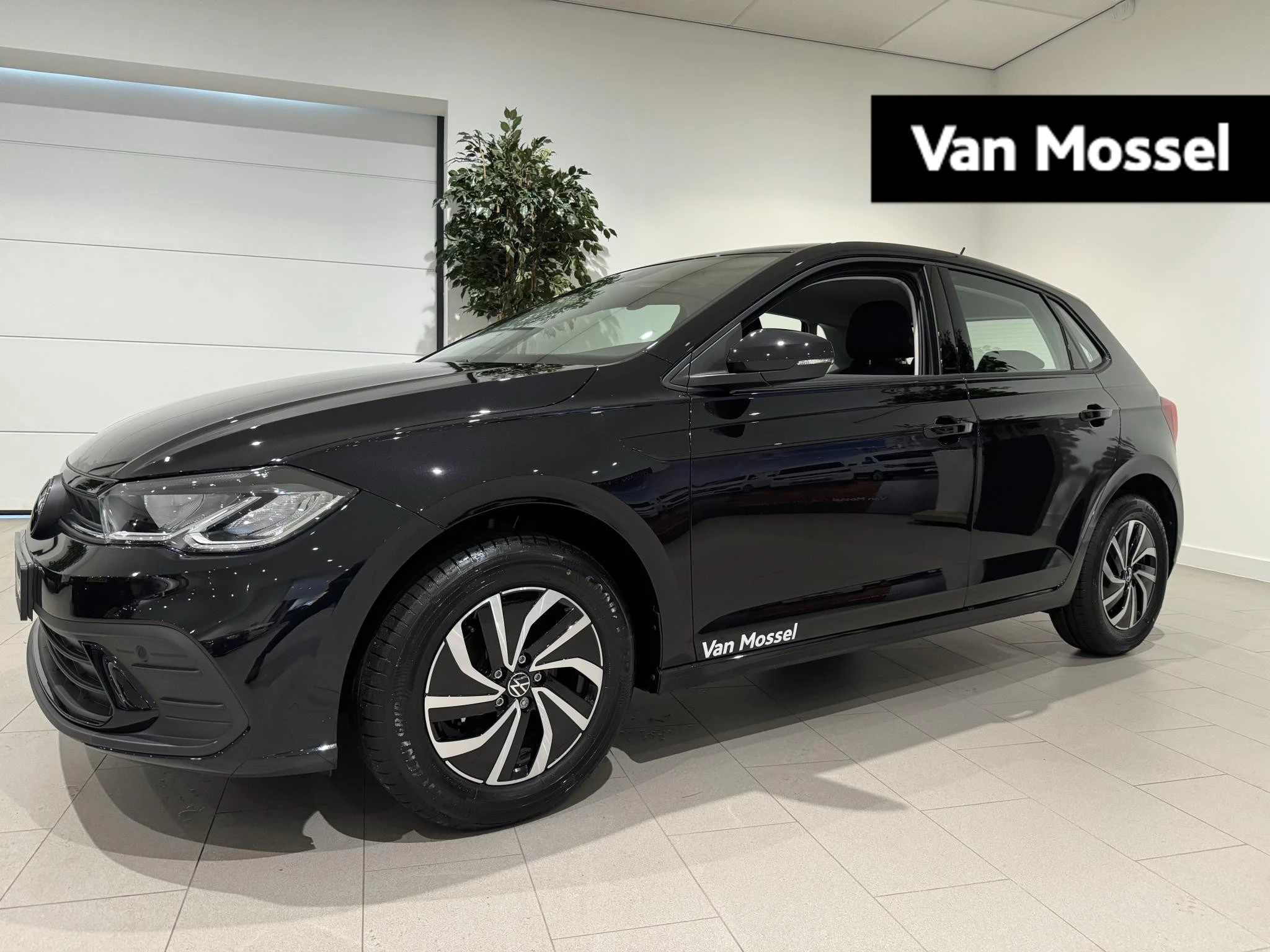 Volkswagen Polo met kenteken 52100 – autofoto 2