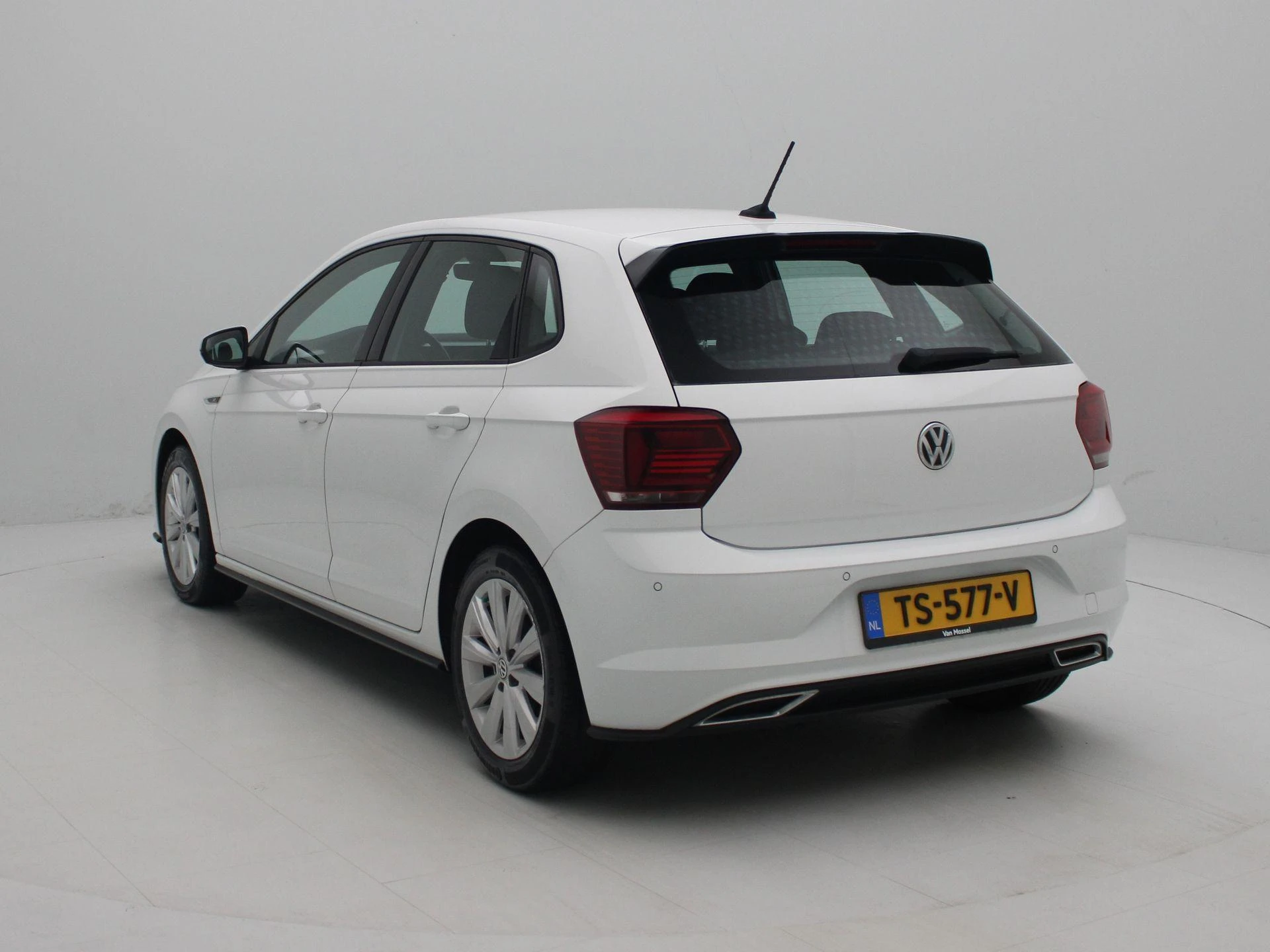 Volkswagen Polo met kenteken 53100 – autofoto 3