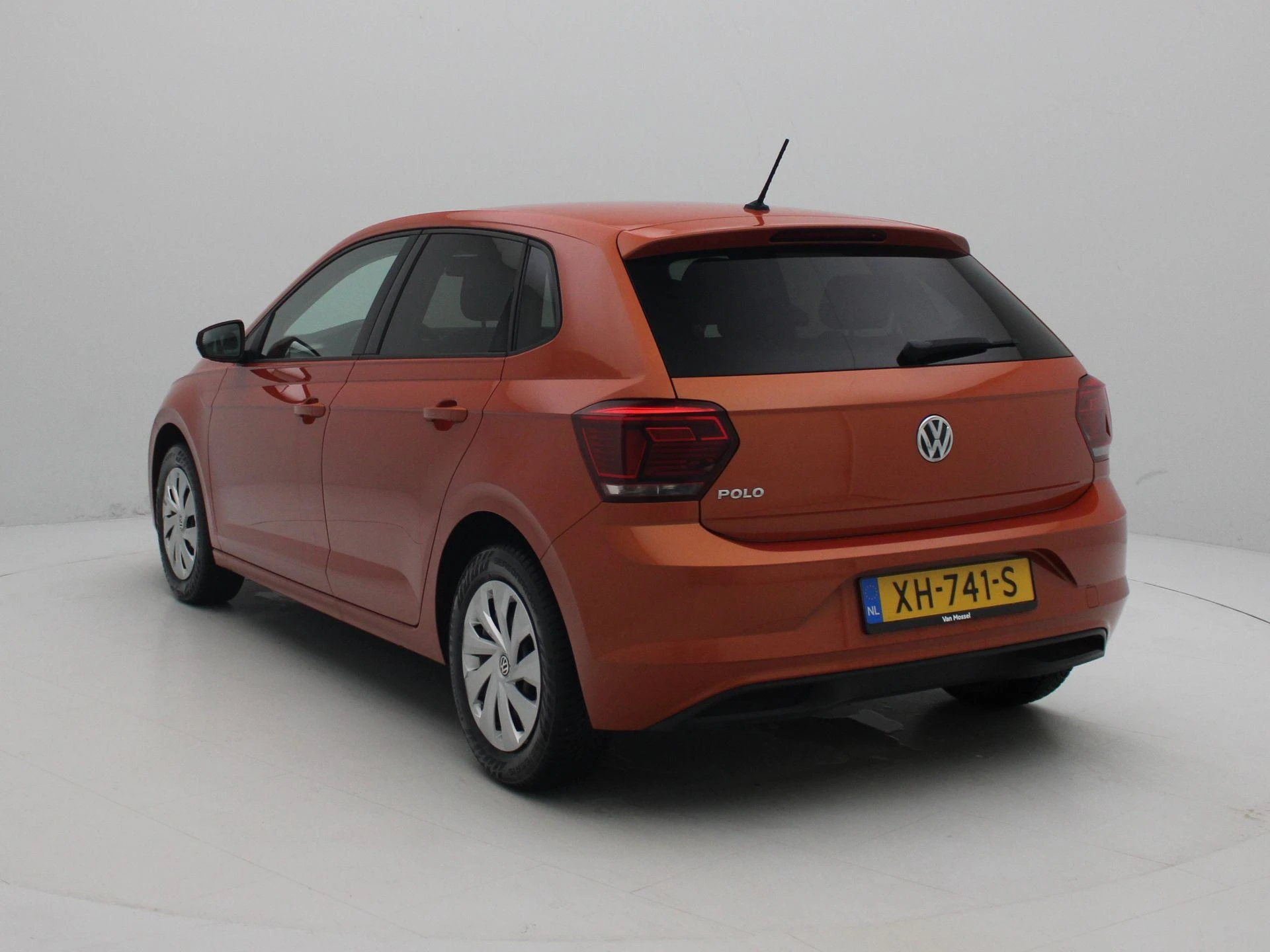 Volkswagen Polo met kenteken 61100 – autofoto 3