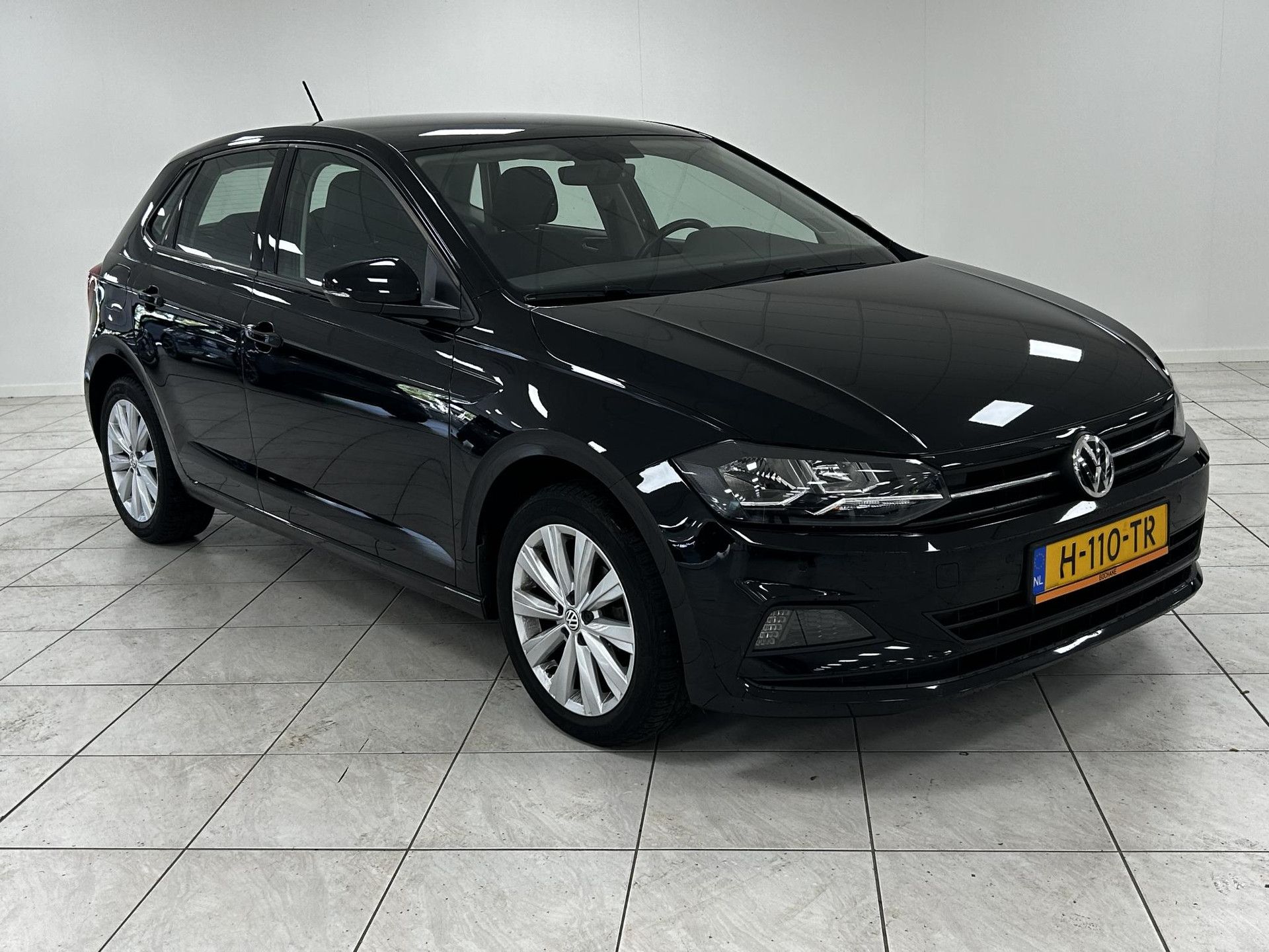 Volkswagen Polo met kenteken H-110-TR – autofoto 5