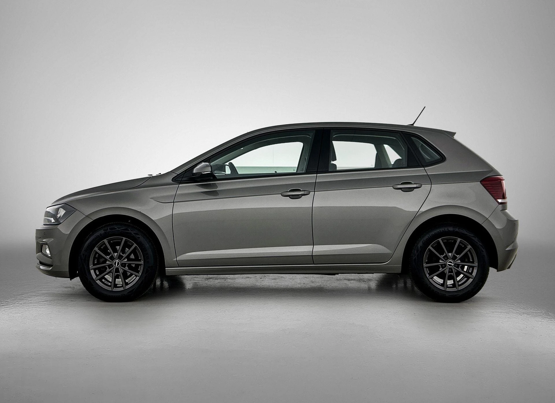 Volkswagen Polo met kenteken L-013-NZ – autofoto 4