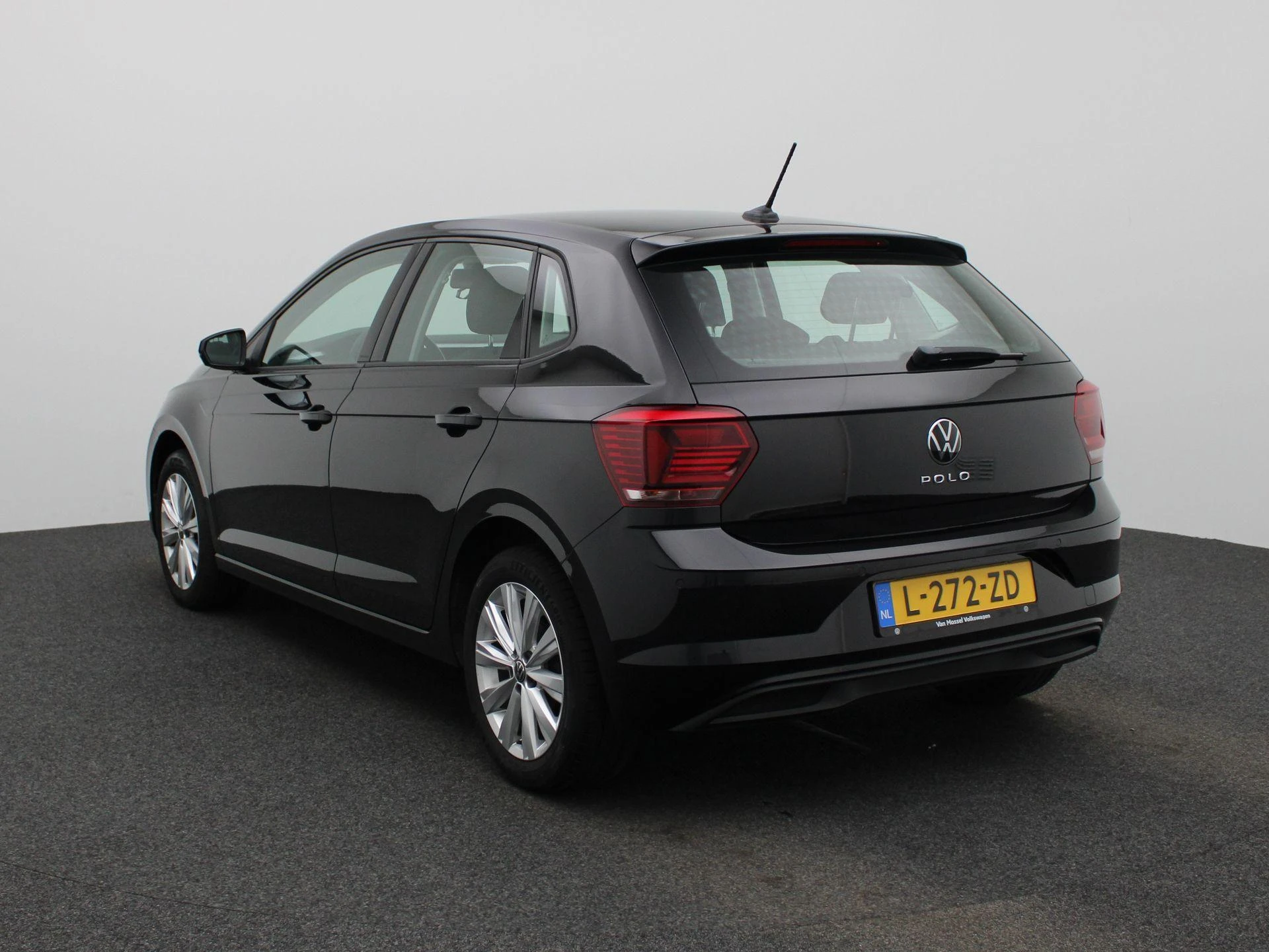 Volkswagen Polo met kenteken L-272-ZD – autofoto 3