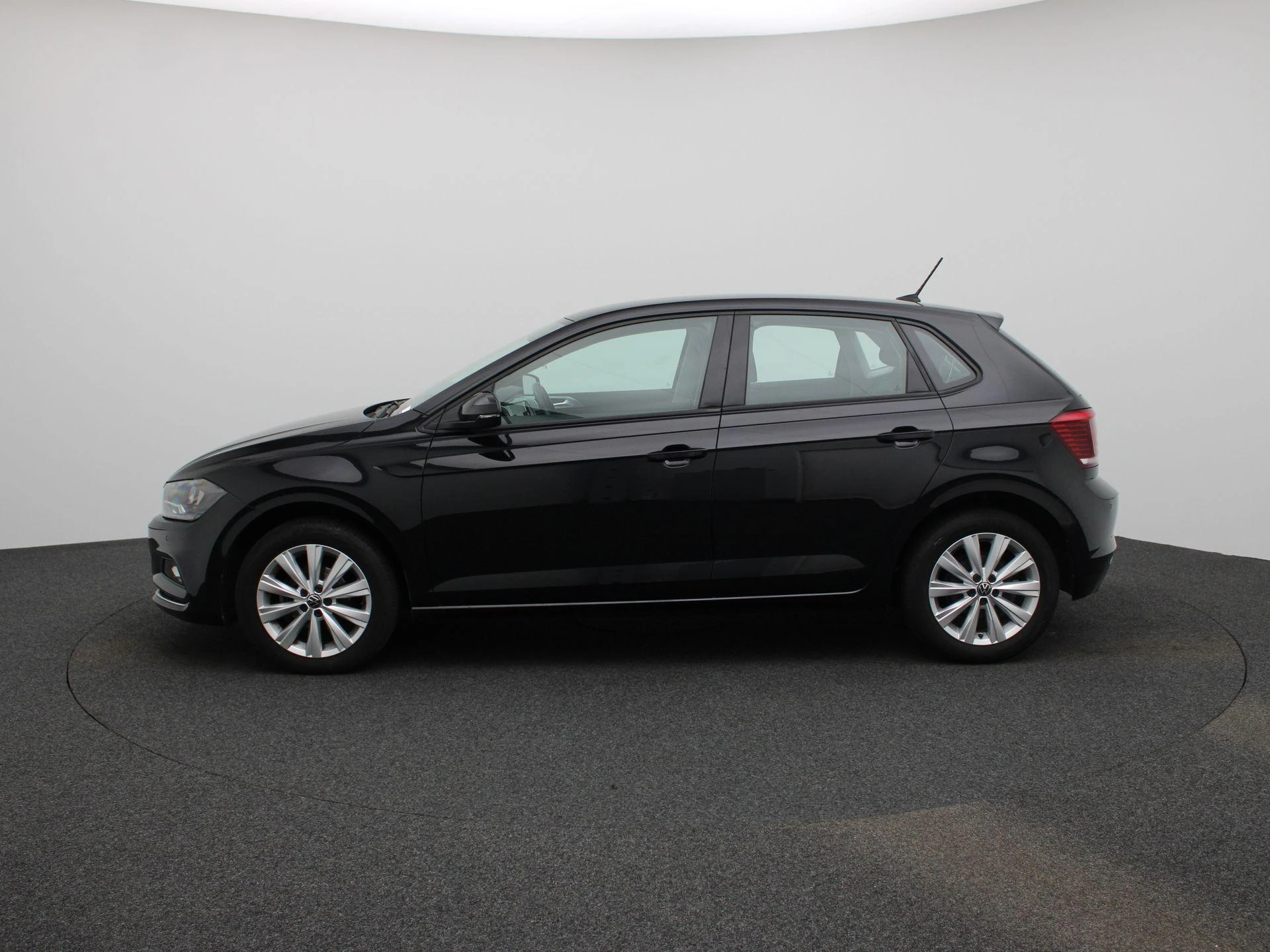 Volkswagen Polo met kenteken L-272-ZD – autofoto 5