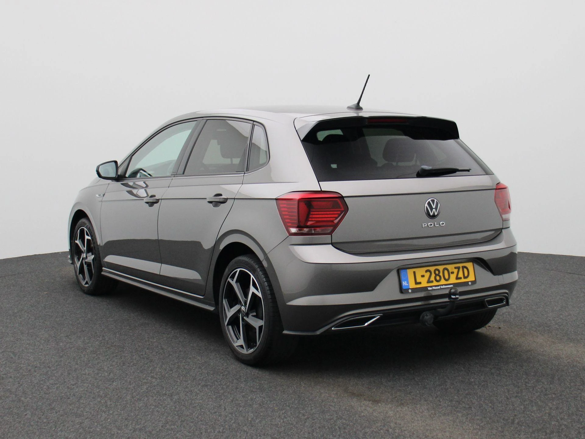 Volkswagen Polo met kenteken L-280-ZD – autofoto 3