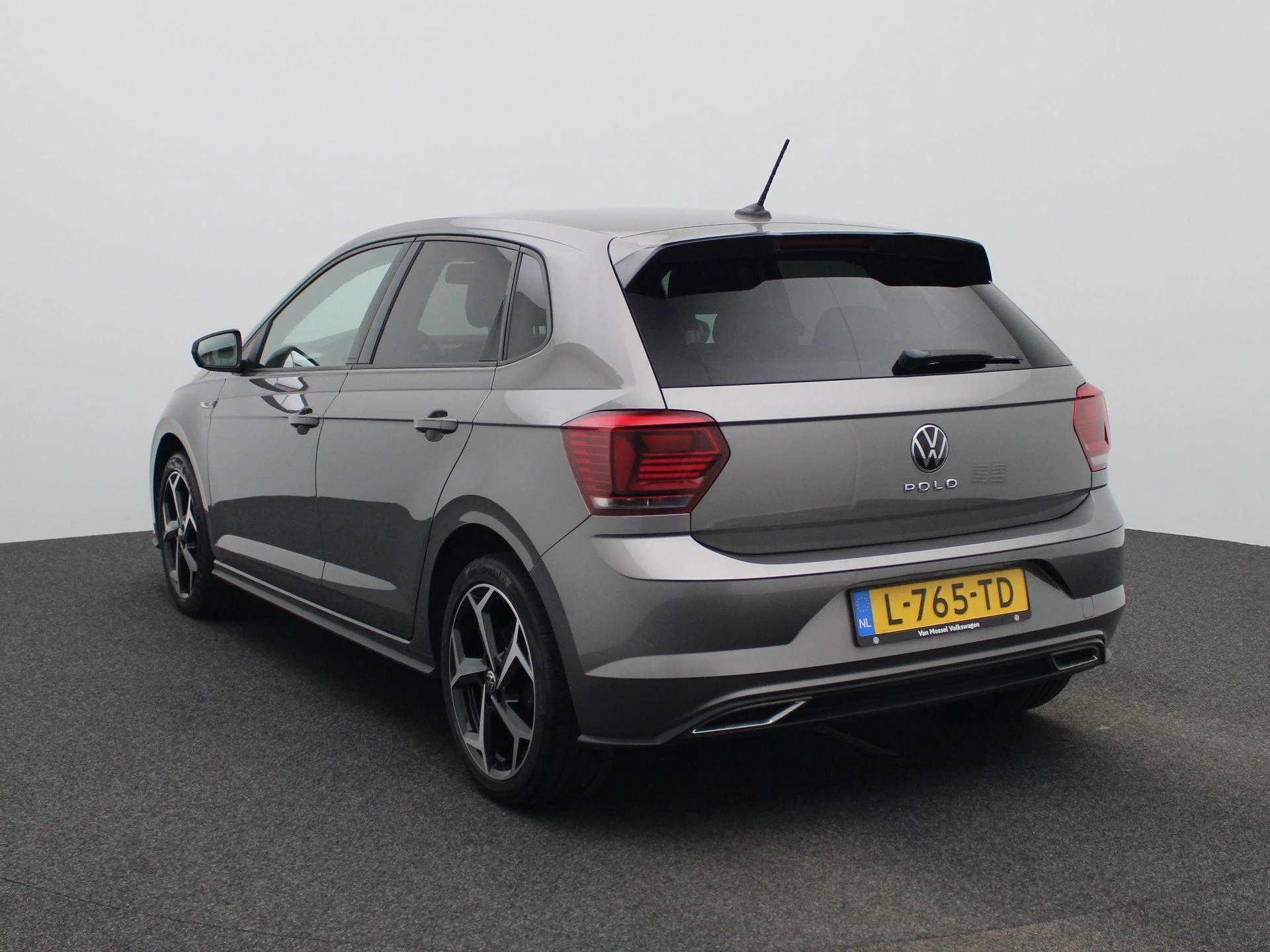 Volkswagen Polo met kenteken L-765-TD – autofoto 3