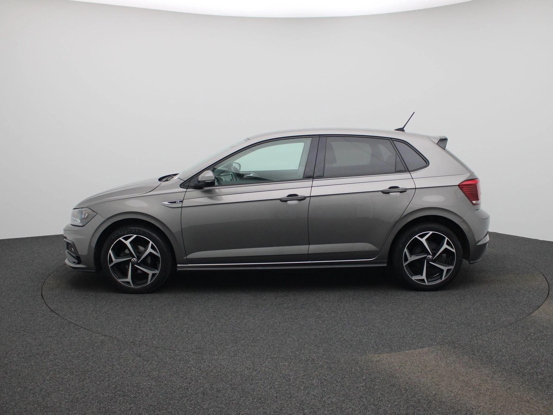 Volkswagen Polo met kenteken L-765-TD – autofoto 5