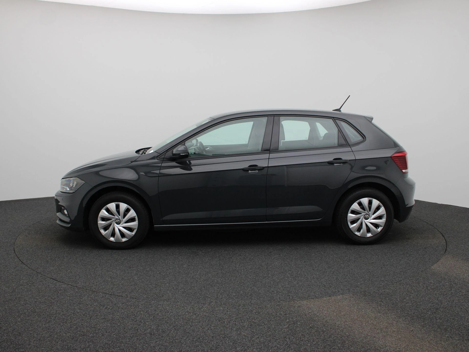 Volkswagen Polo met kenteken L-815-SP – autofoto 5