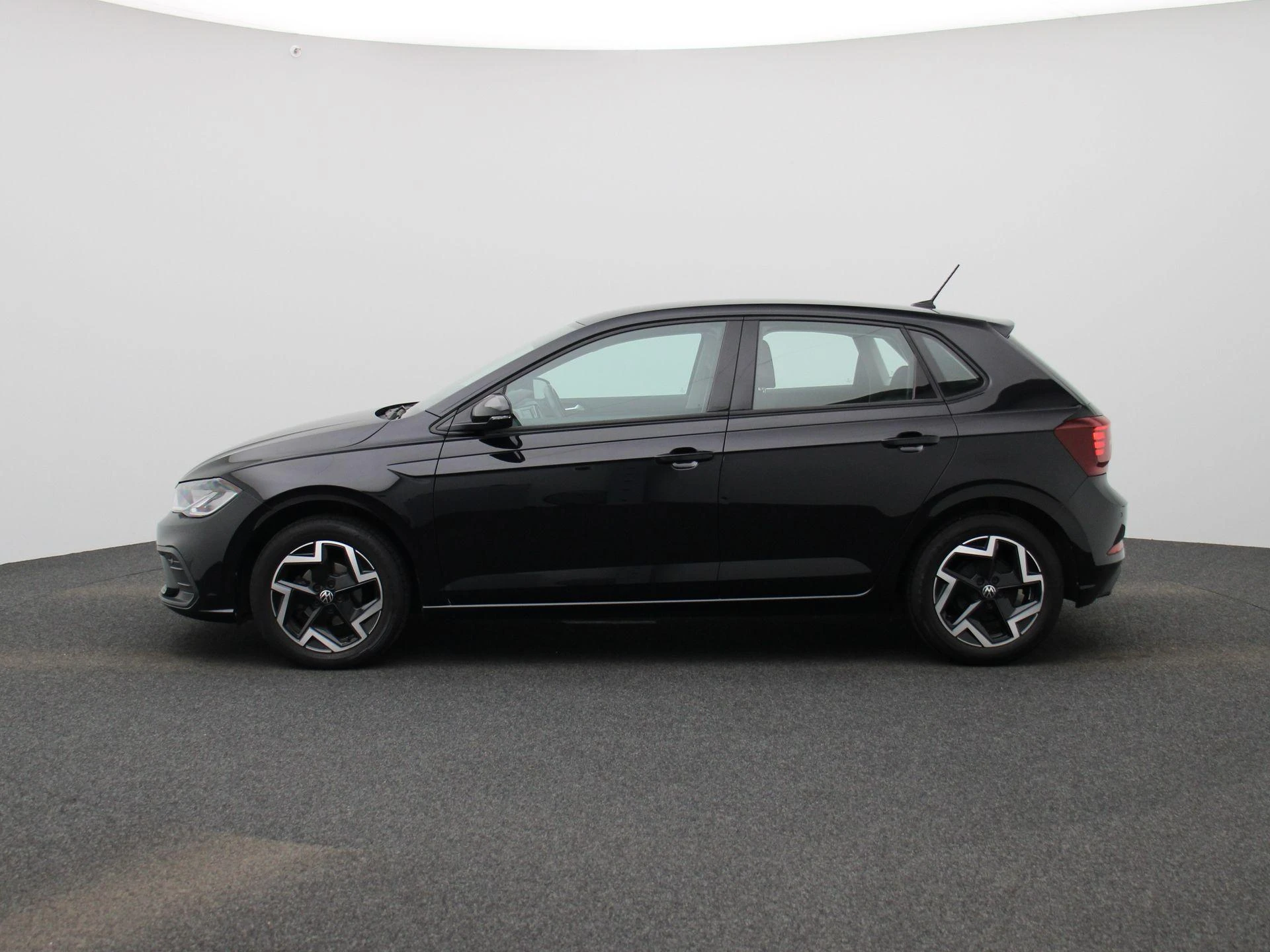 Volkswagen Polo met kenteken R-076-XK – autofoto 5