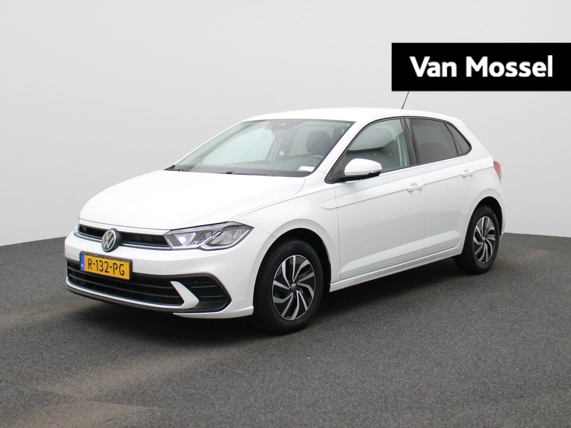 Volkswagen Polo met kenteken R-132-PG – autofoto 2