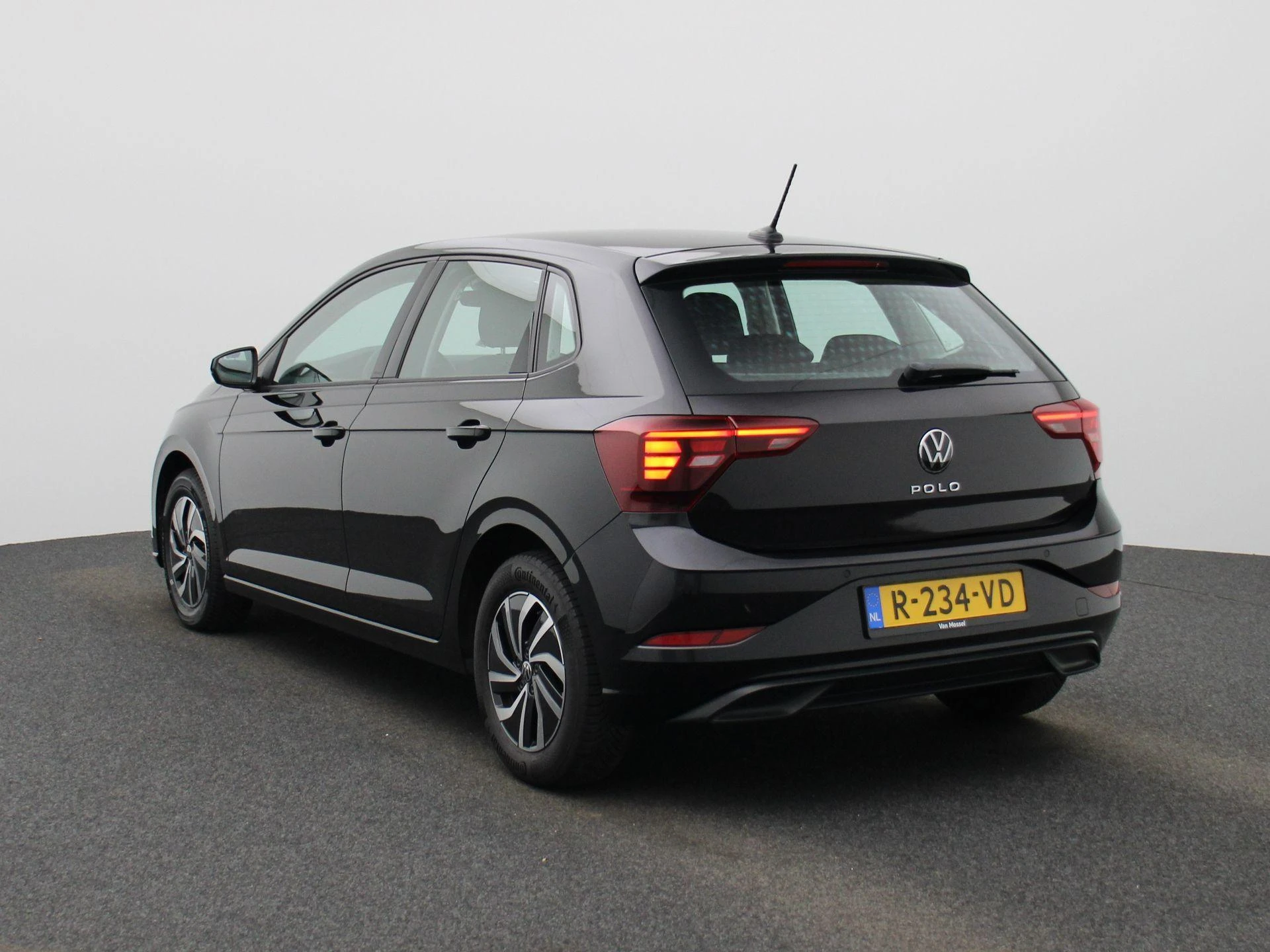 Volkswagen Polo met kenteken R-234-VD – autofoto 3