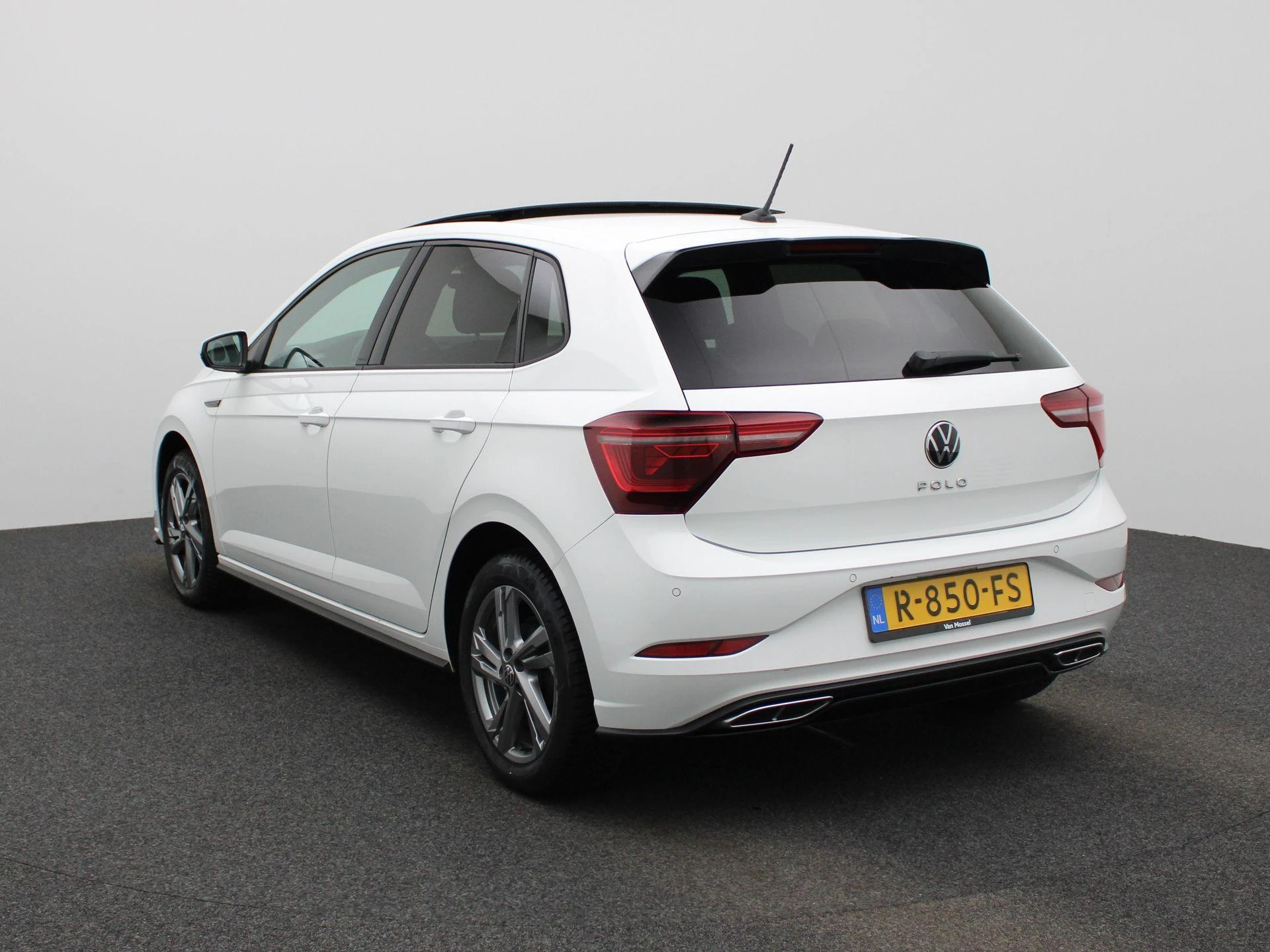 Volkswagen Polo met kenteken R-850-FS – autofoto 3
