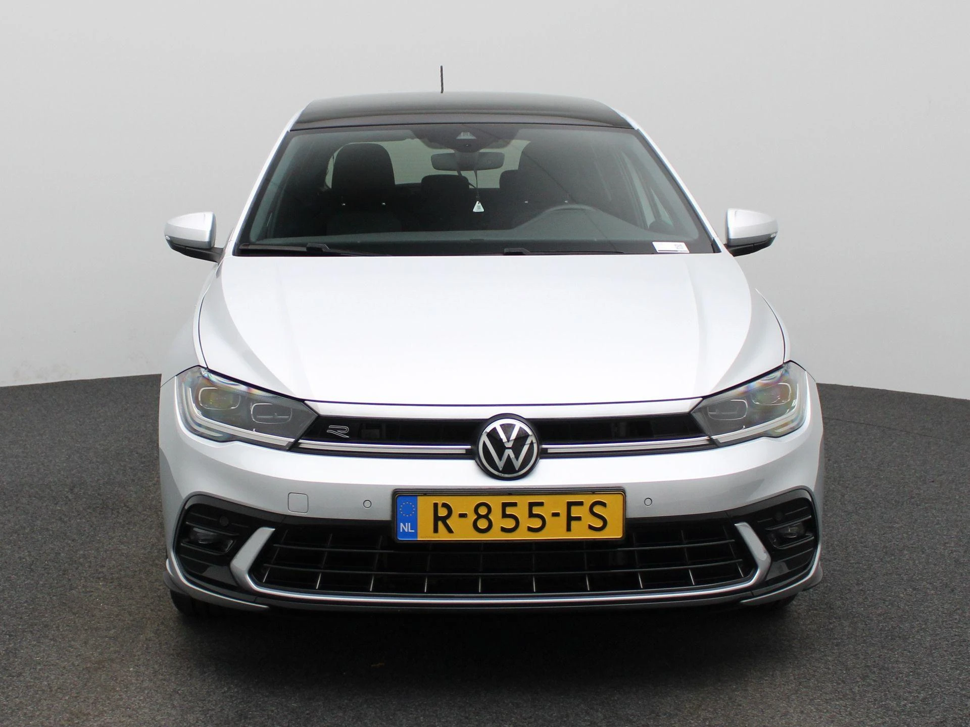 Volkswagen Polo met kenteken R-855-FS – autofoto 4