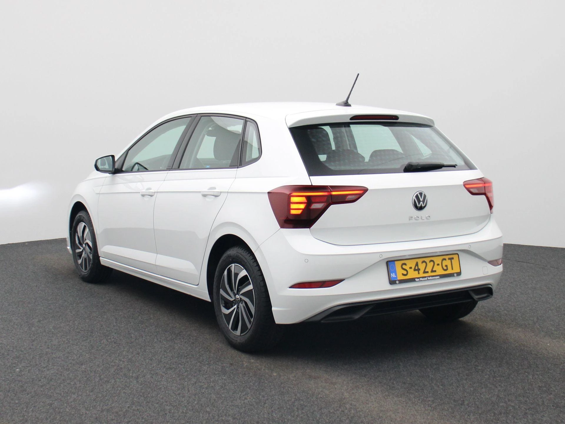 Volkswagen Polo met kenteken S-422-GT – autofoto 3