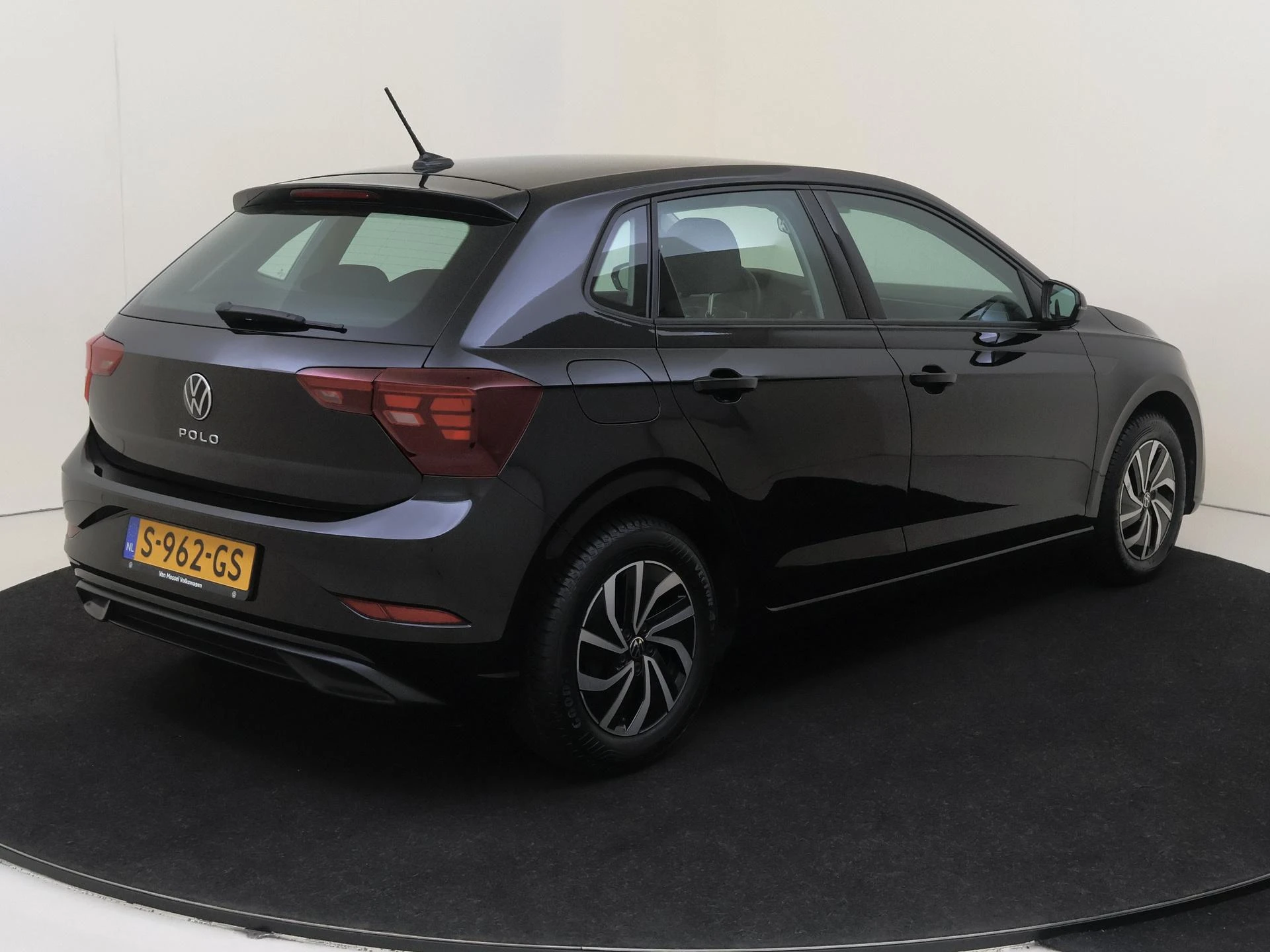 Volkswagen Polo met kenteken S-962-GS – autofoto 5